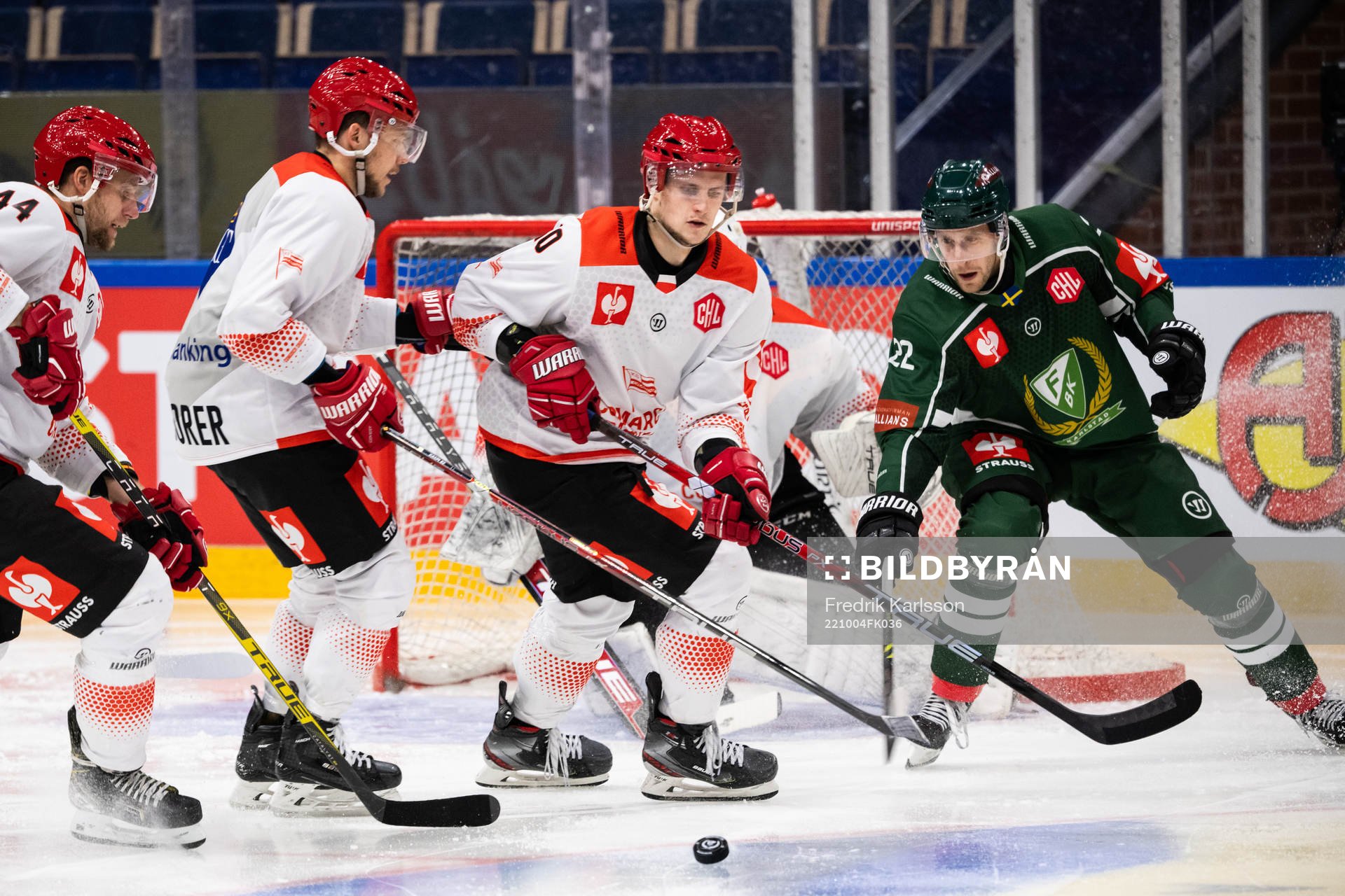 Robert Arrak of Comarch Cracovia and Per Åslund of