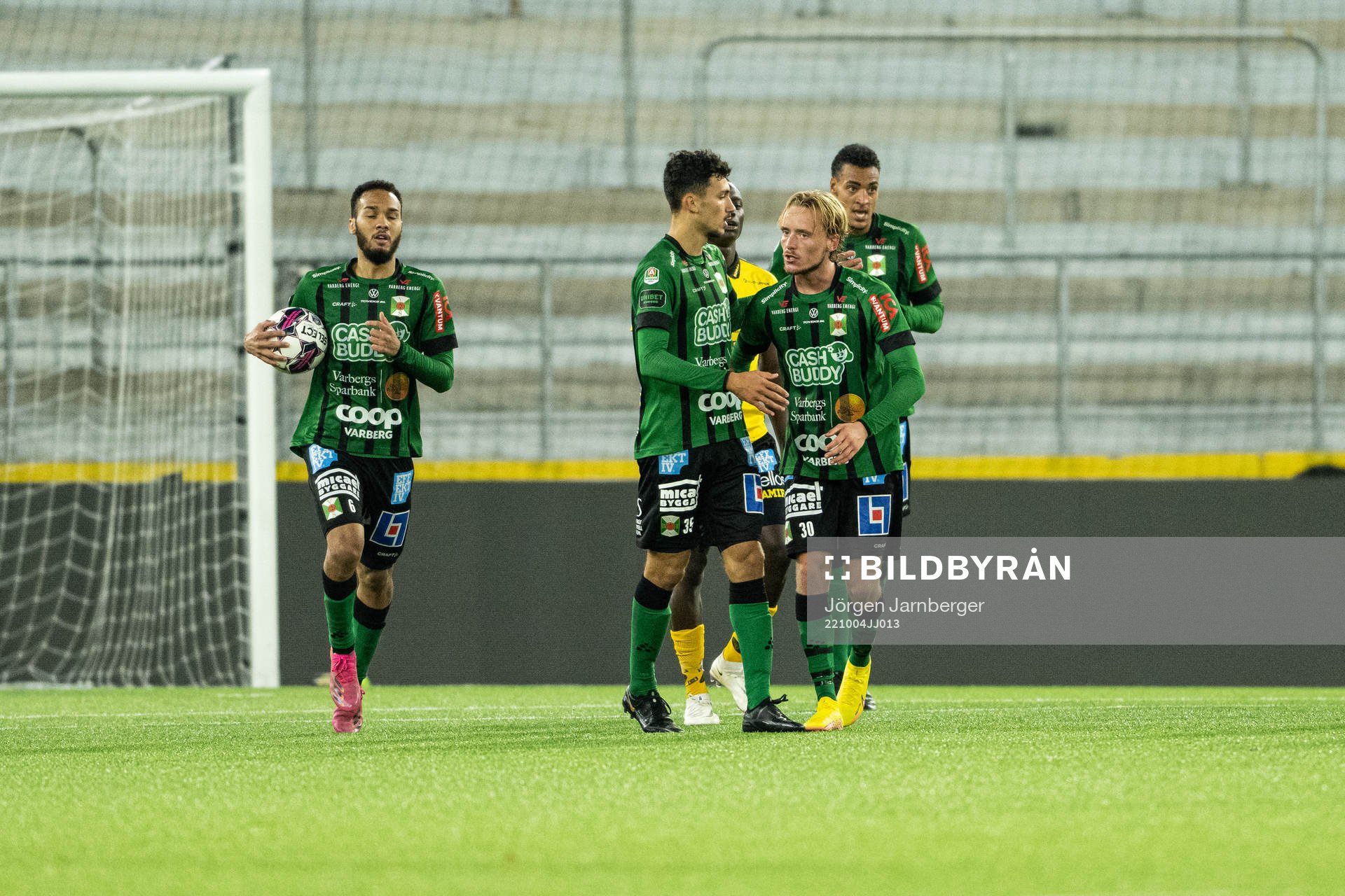 Varbergs Joel Sundström jublar
