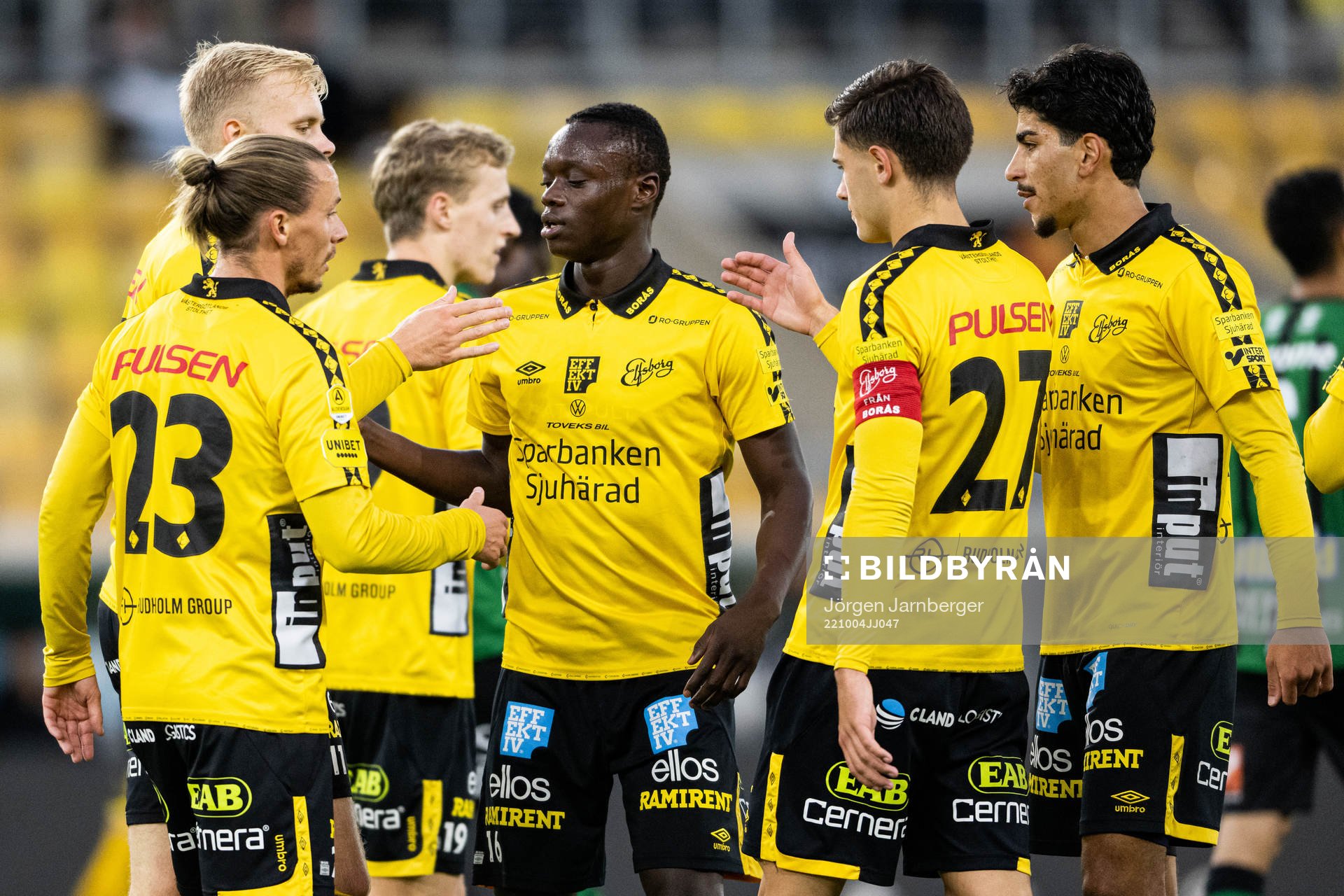 Elfsborgs spelare med Timothy Noor Ouma jublar