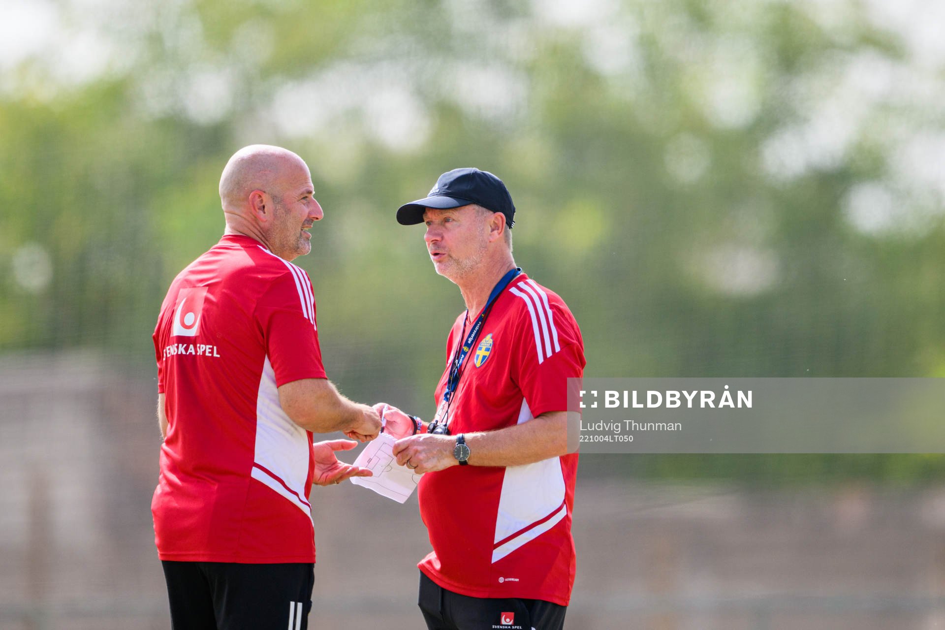Assistant coach Magnus Wikman and head coach Peter
