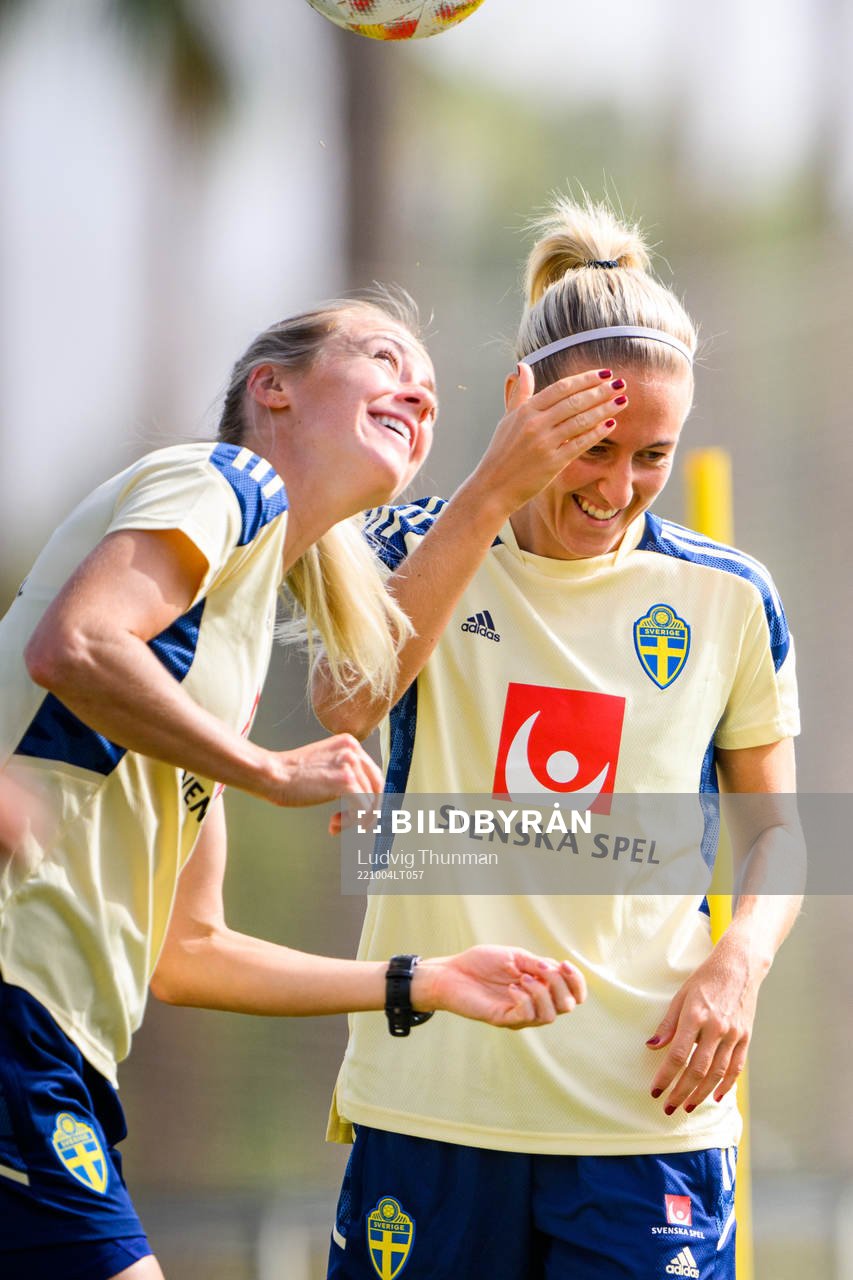 Amanda Ilestedt and Emma Kullberg of the Swedish women's
