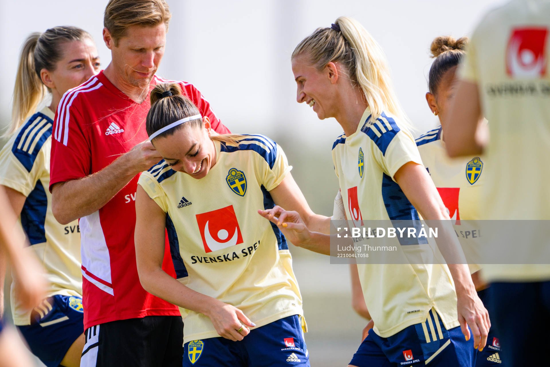 Kosovare Asllani and Sofia Jakobsson  of the Swedish