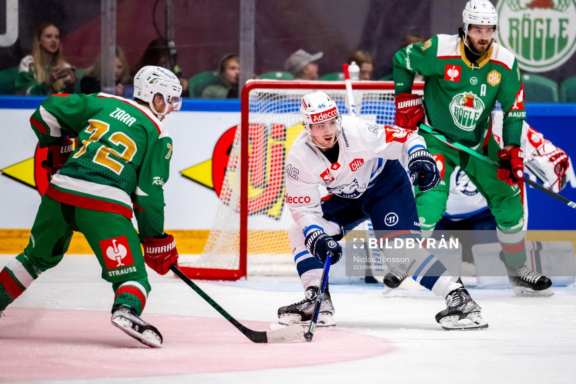 Daniel Zaar of Rögle and Dean Kukan of ZSC Lions