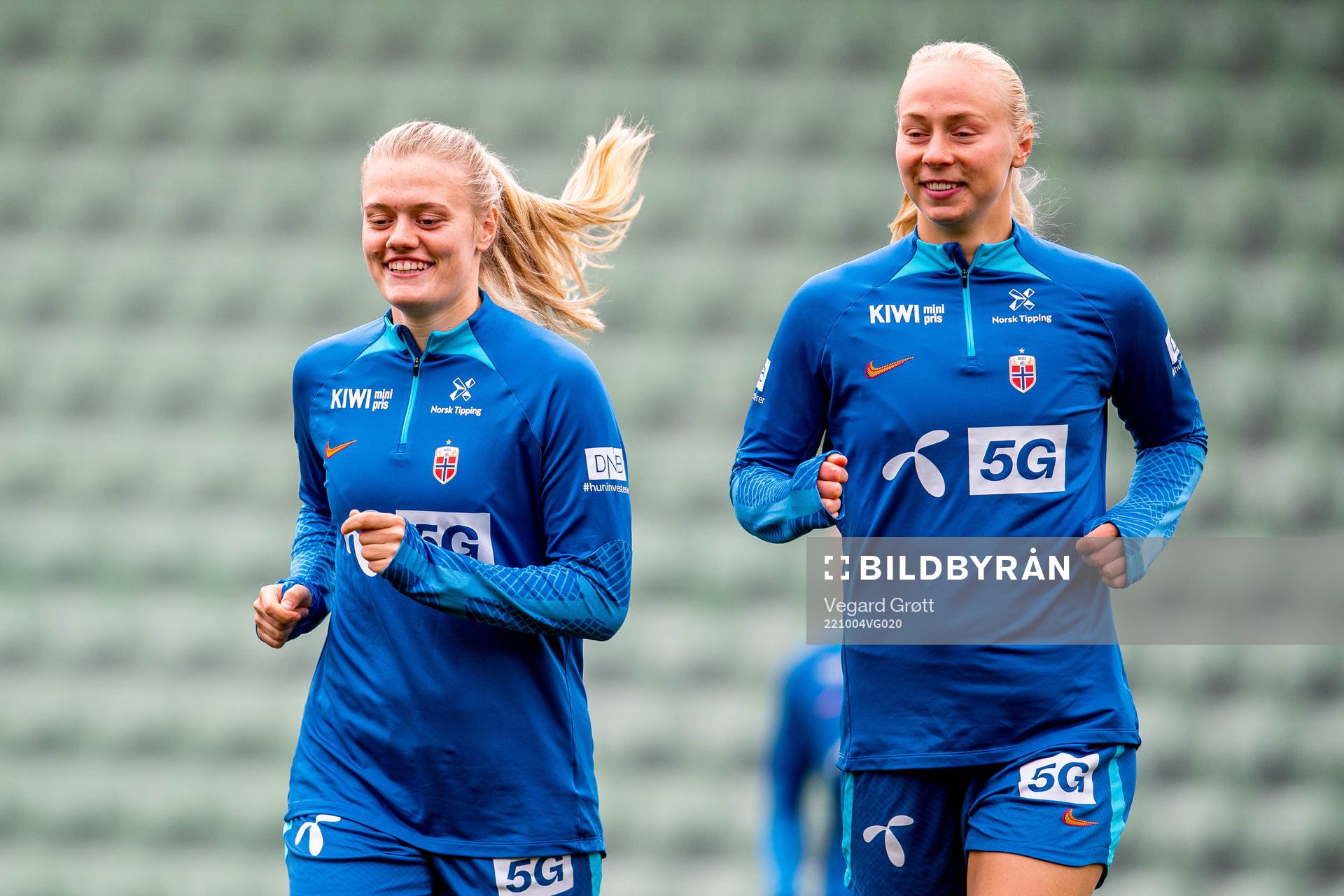 Mathilde Harviken and Sara Hørte of the Norwegian women's