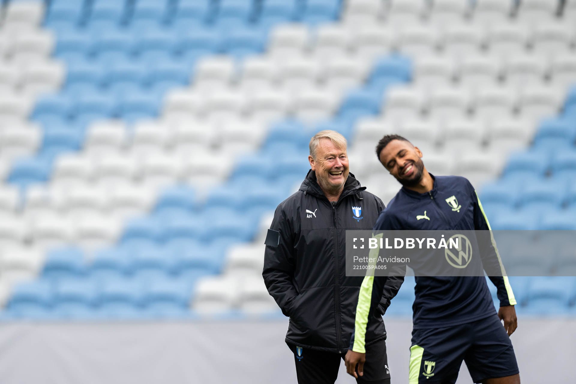 Head coach Åge Hareide and Isaac Kiese Thelin of Malmö FF