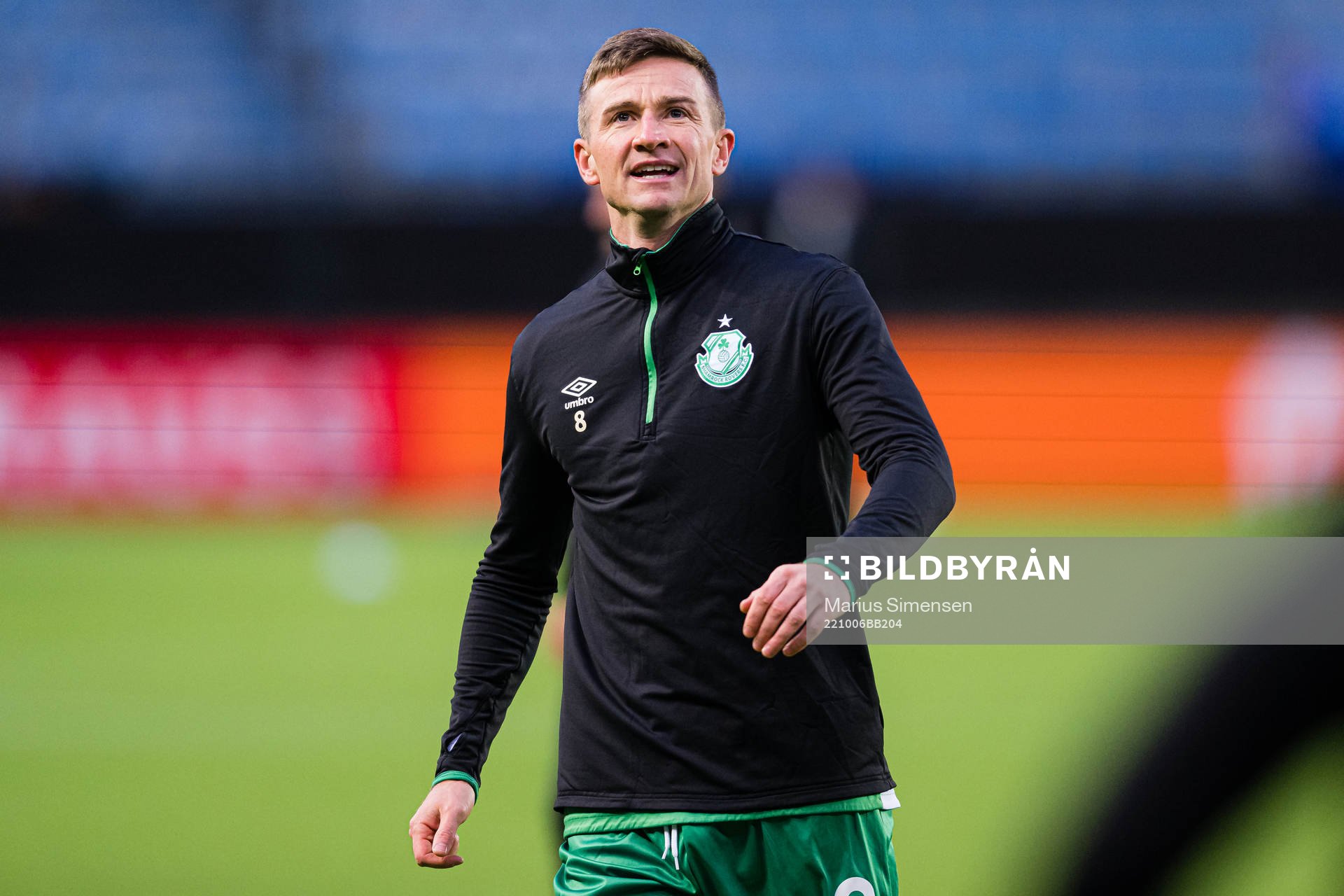 Ronan Finn of Shamrock Rovers warms up