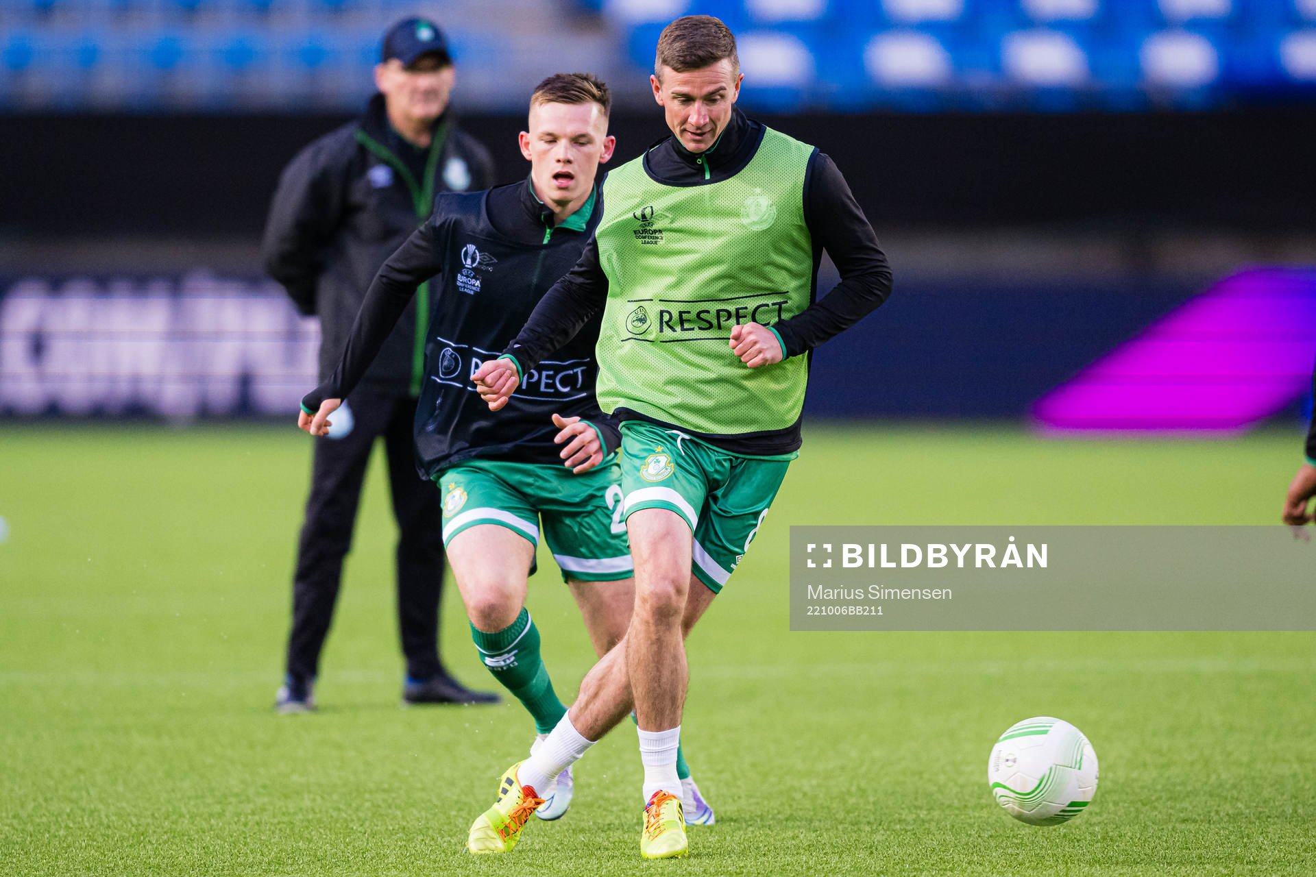 Ronan Finn of Shamrock Rovers warms up