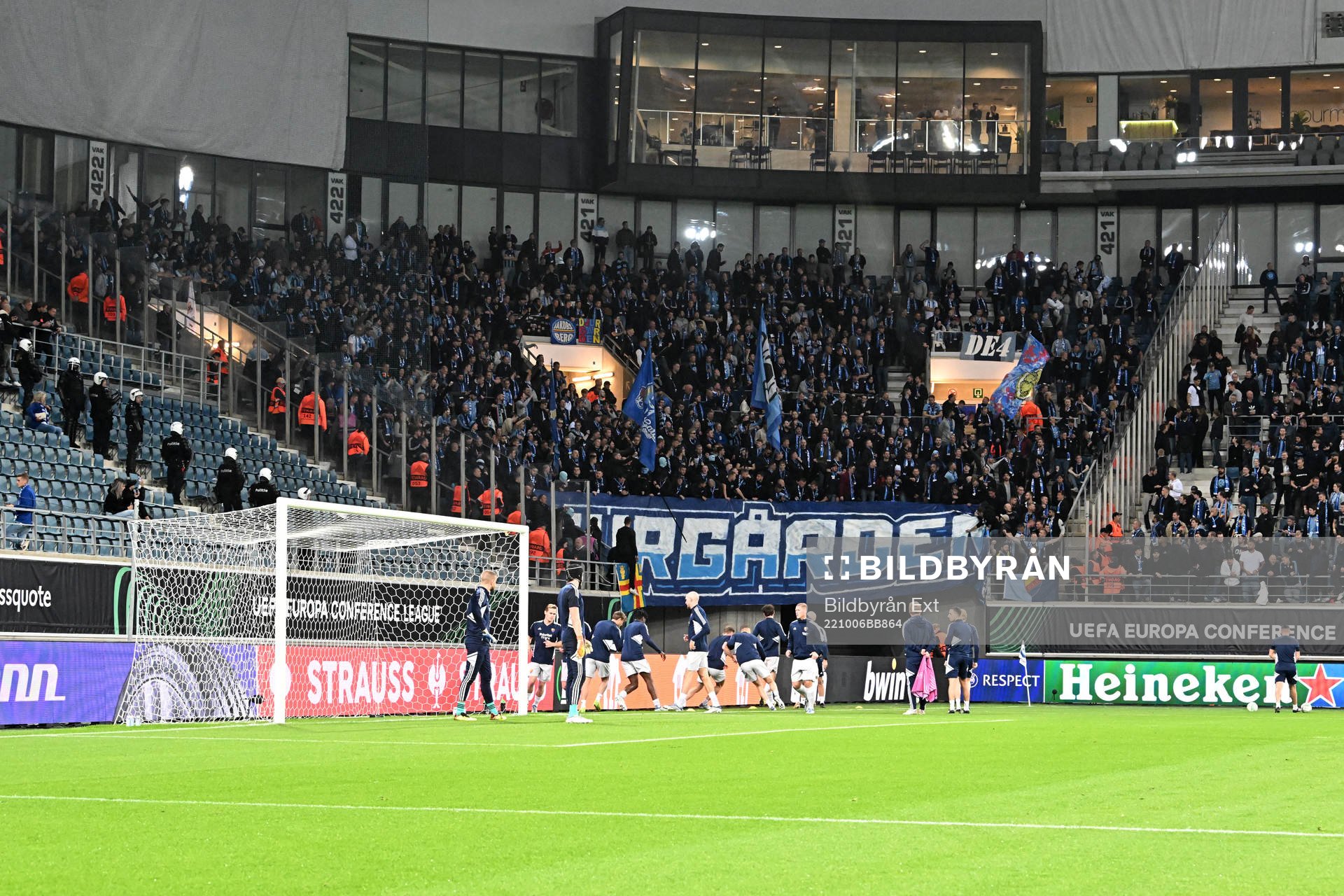Fans and players of Djurgården