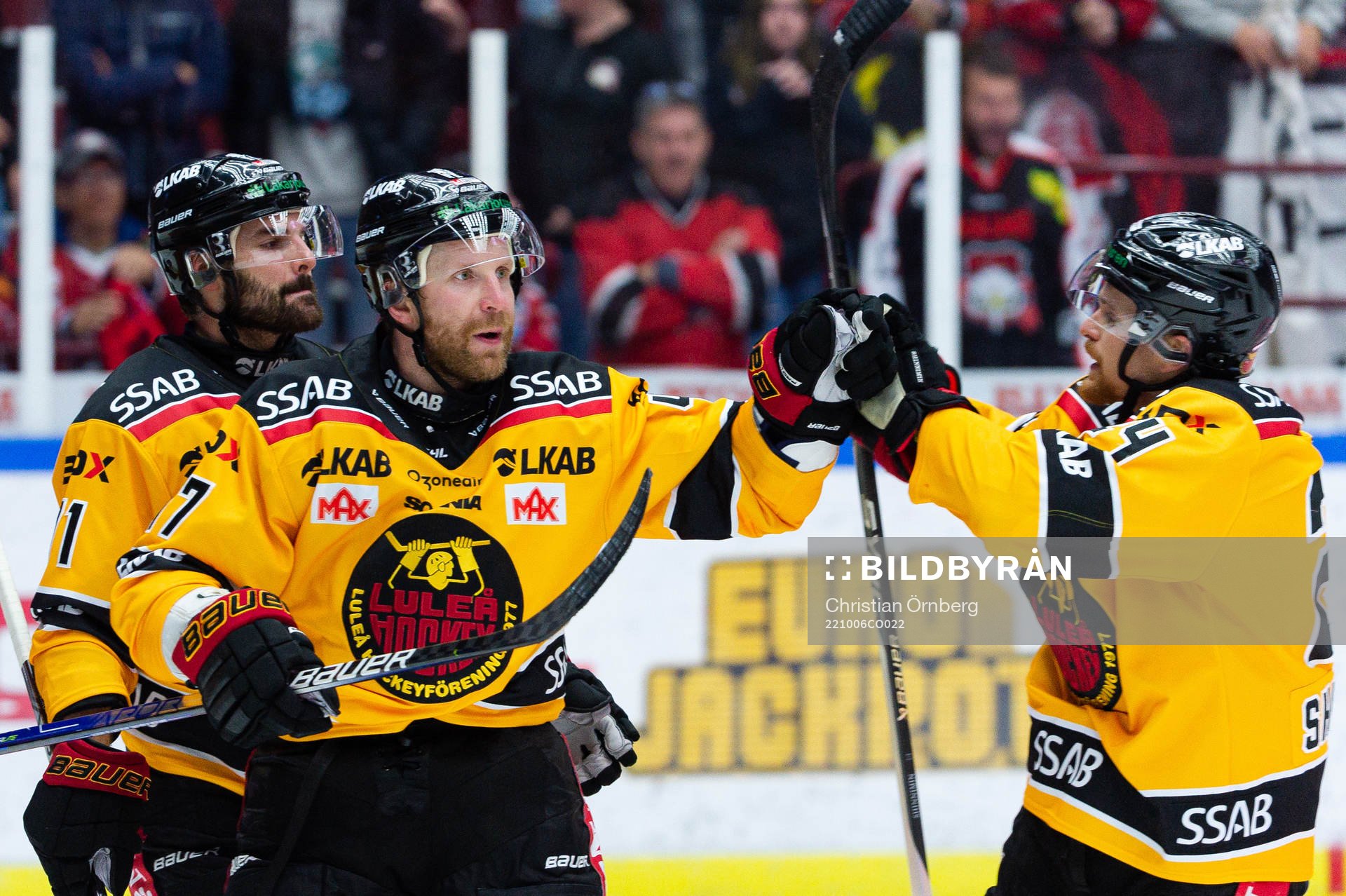 Luleås Leo Komarov jublar