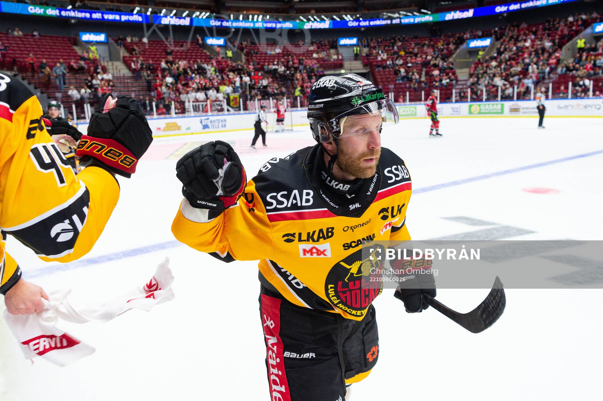 Luleås Leo Komarov jublar