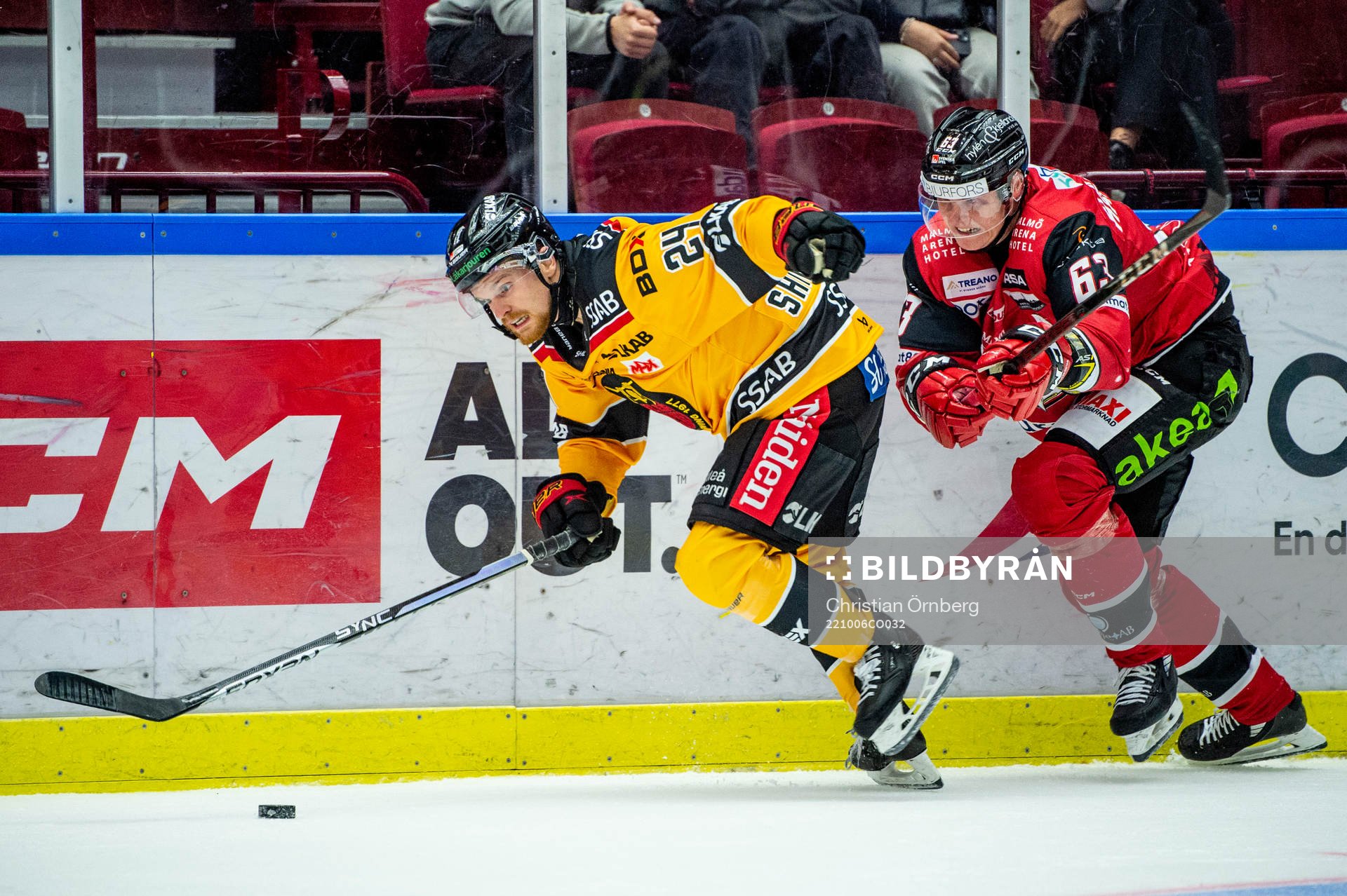 Luleås Brendan Shinnimin mot Malmö Redhawks Fredrik