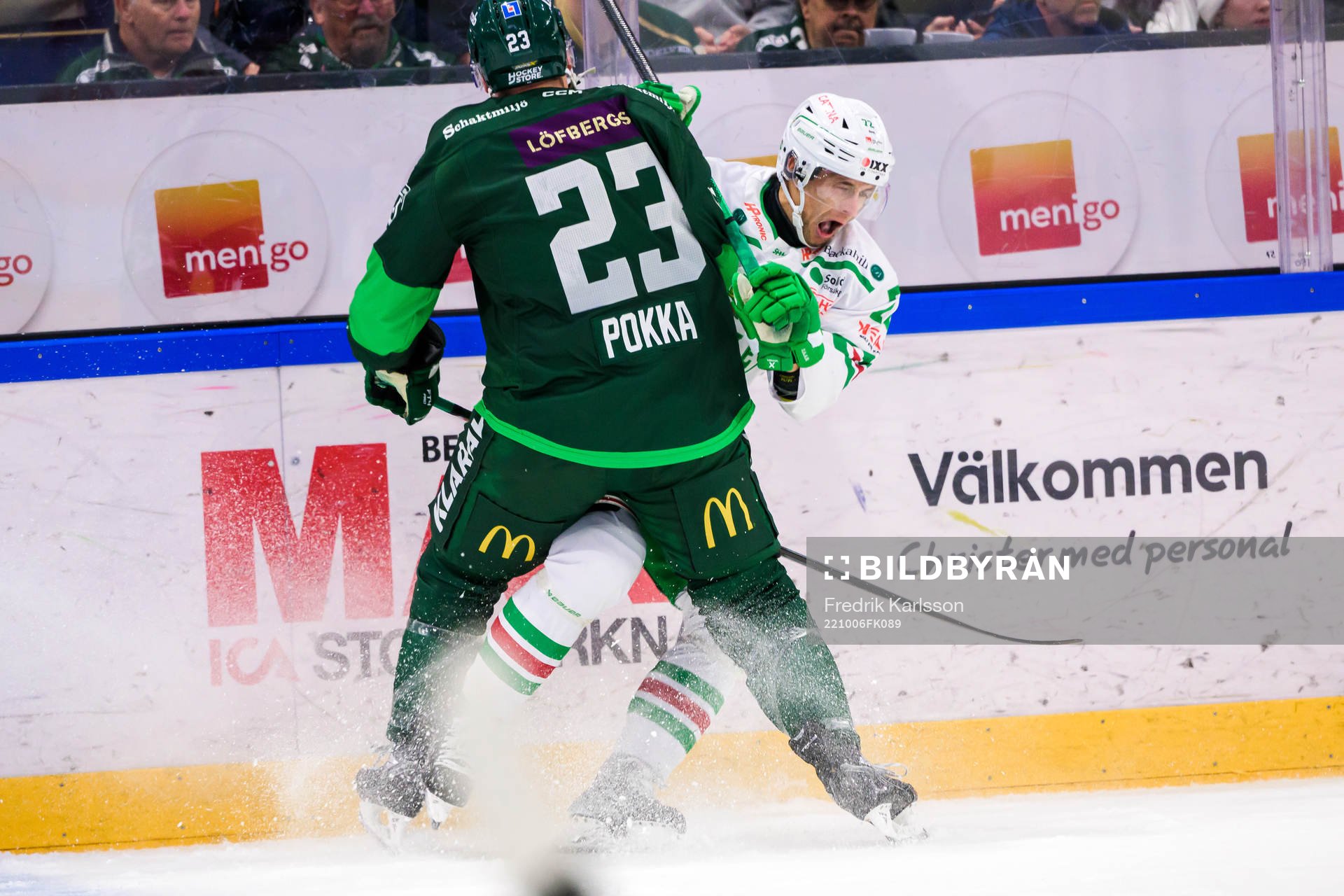 Färjestads Ville Pokka och Rögles Daniel Zaar