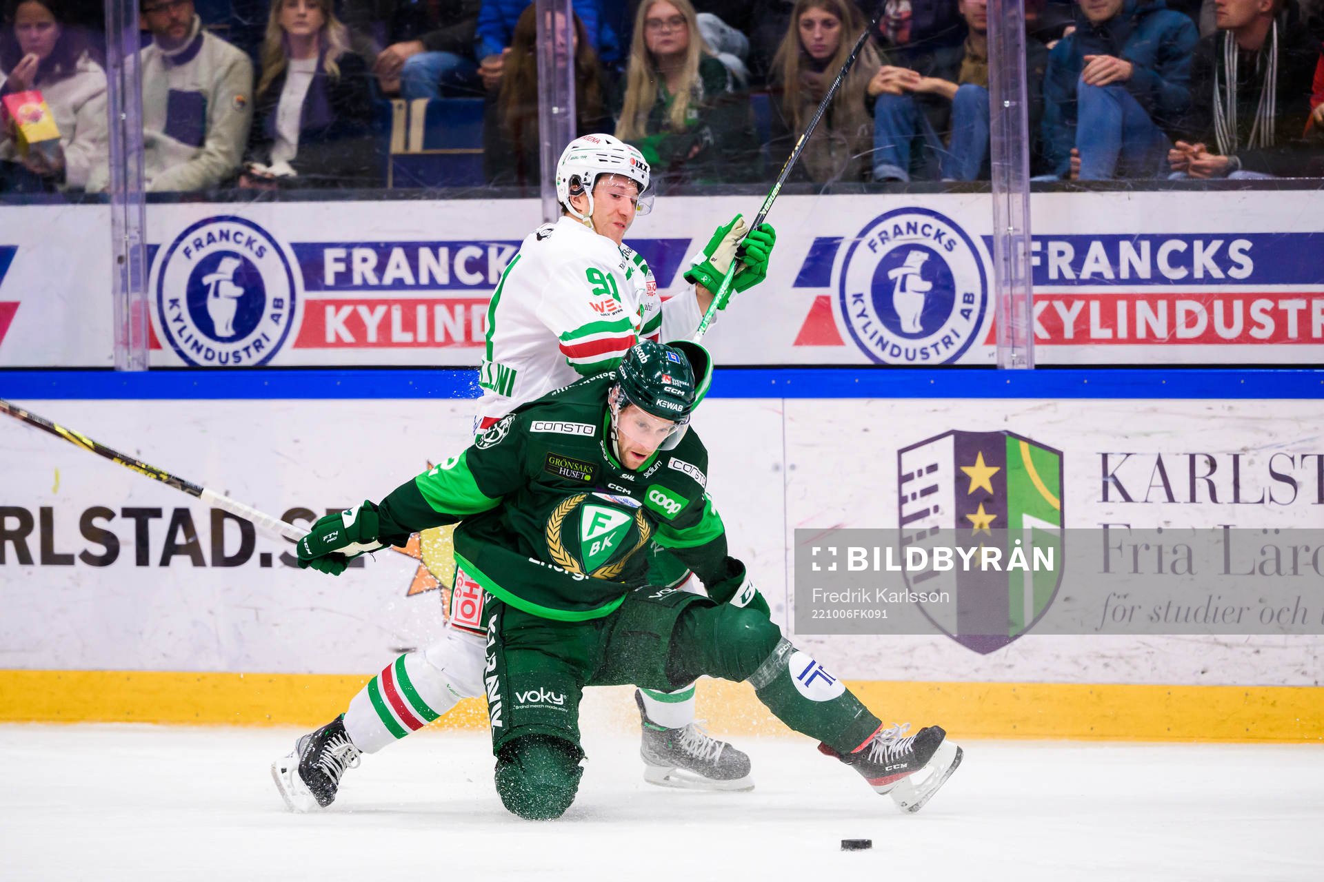 Rögles Adam Tambellini och Färjestads Per Åslund