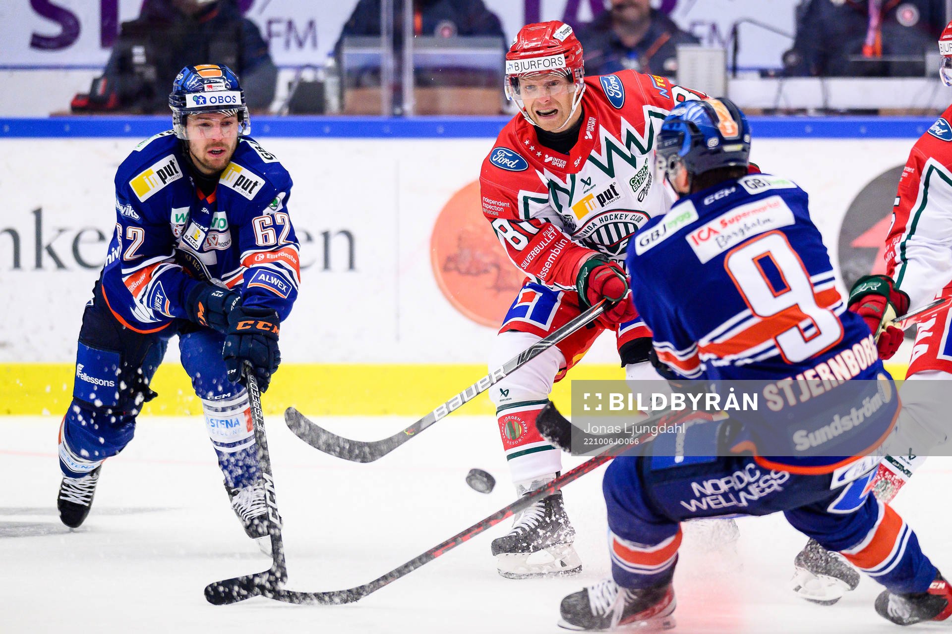 Växjös Manuel Ågren och Frölundas Ryan Lasch