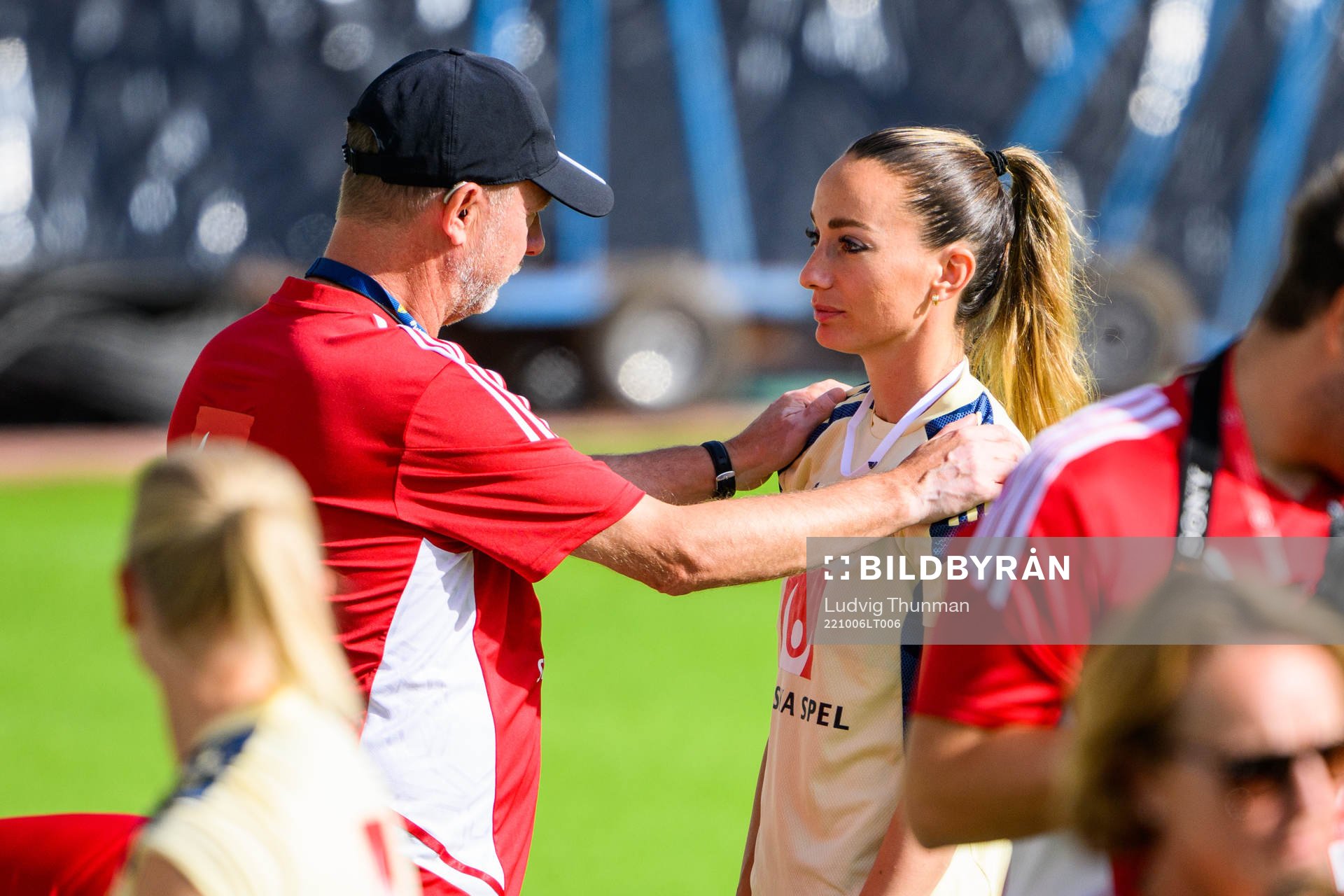 Head coach Peter Gerhardsson and Kosovare Asllani of the