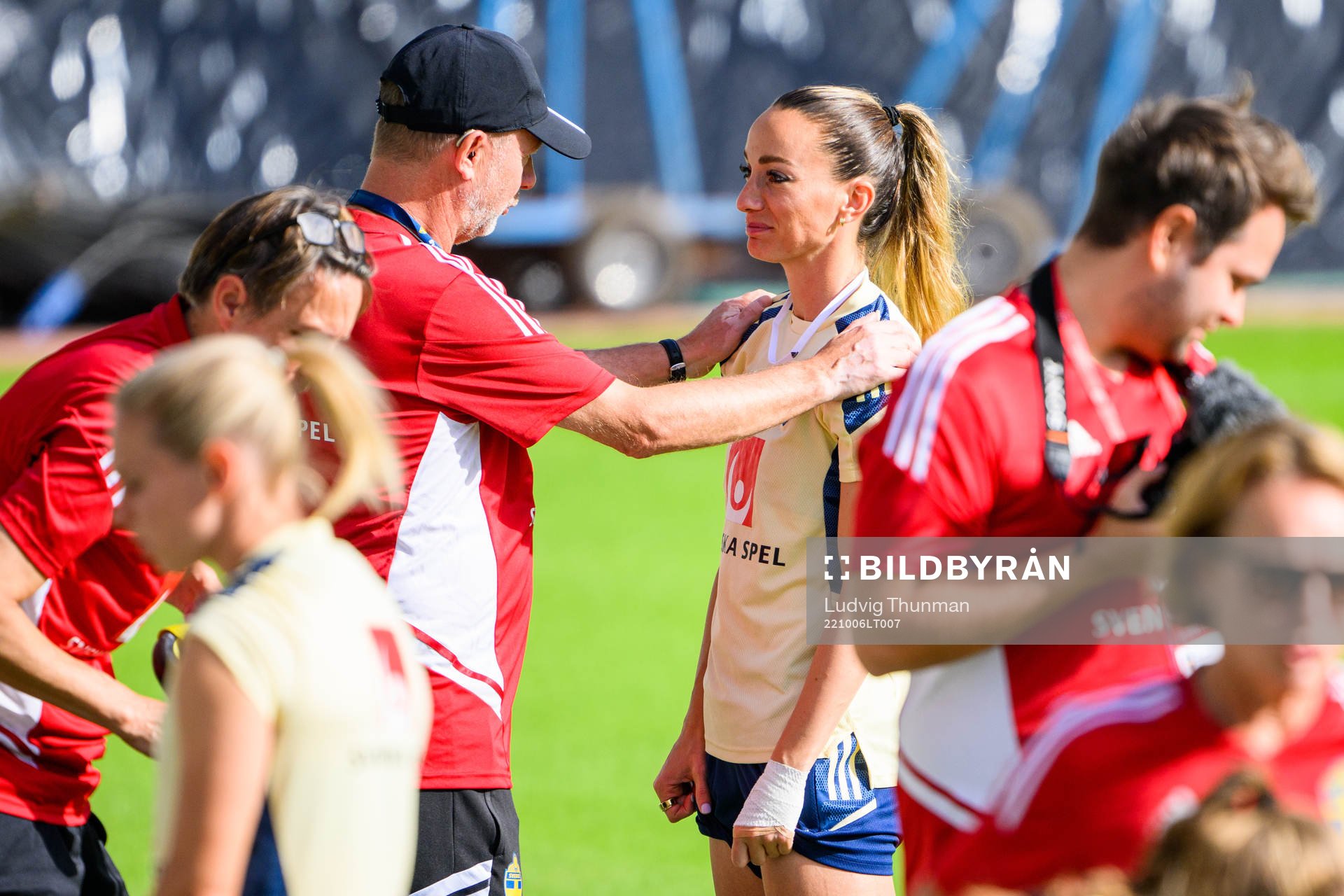 Head coach Peter Gerhardsson and Kosovare Asllani of the