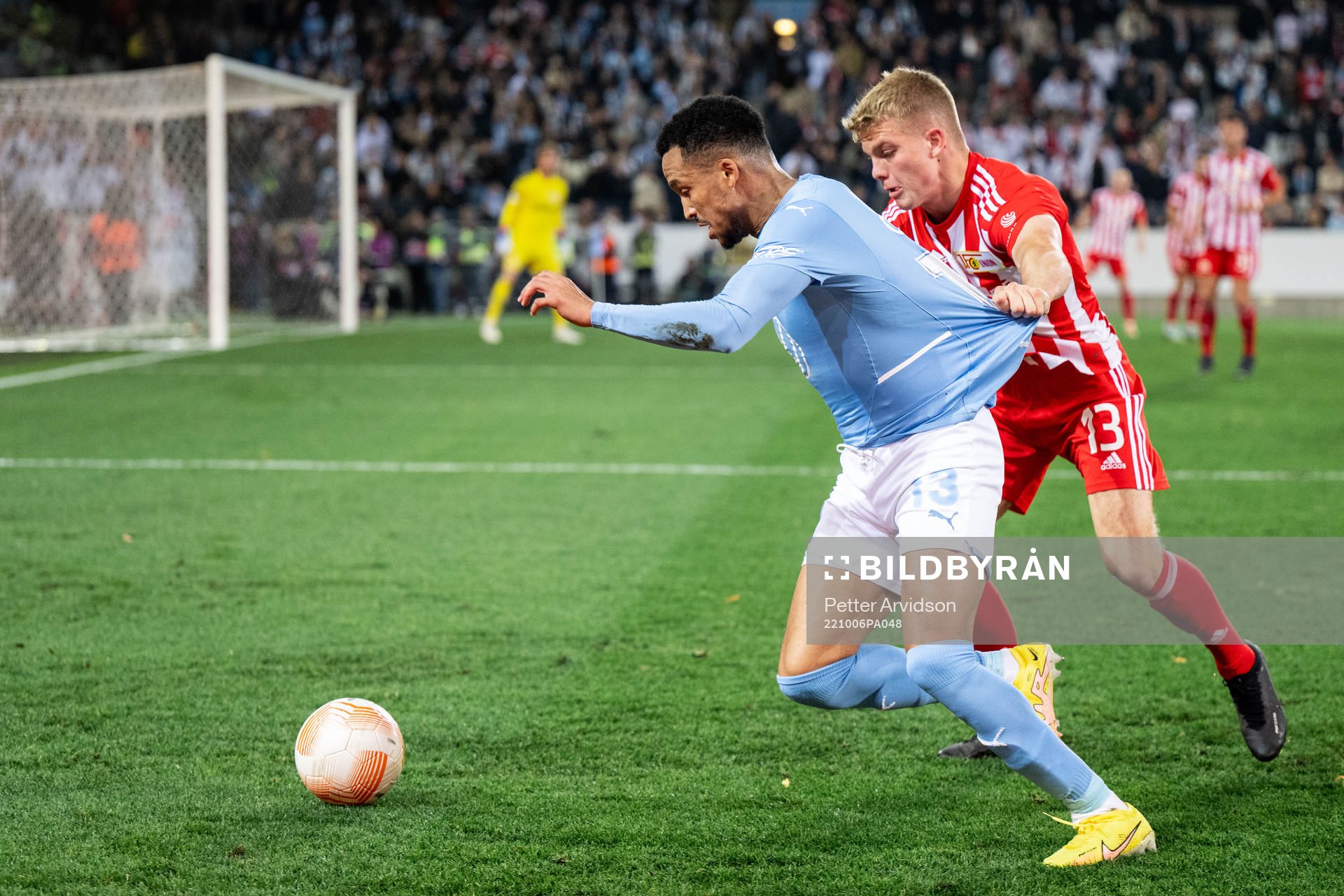 Martin Olsson of Malmö FF and Andras Schäfer of Union