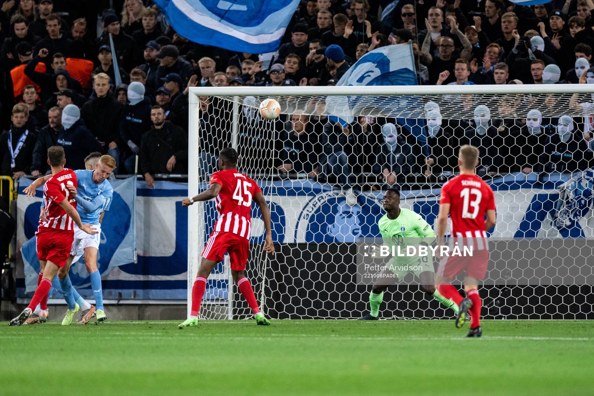 Goalkeeper Ismael Diawara of Malmö FF