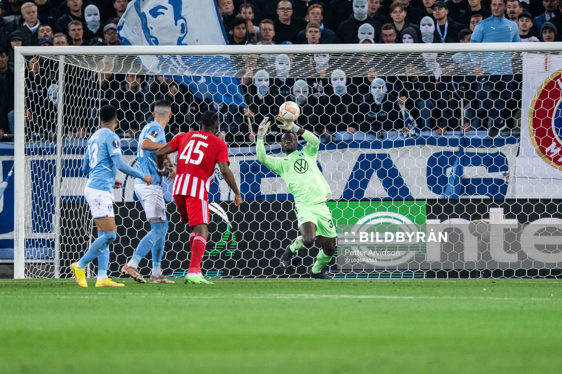 Goalkeeper Ismael Diawara of Malmö FF