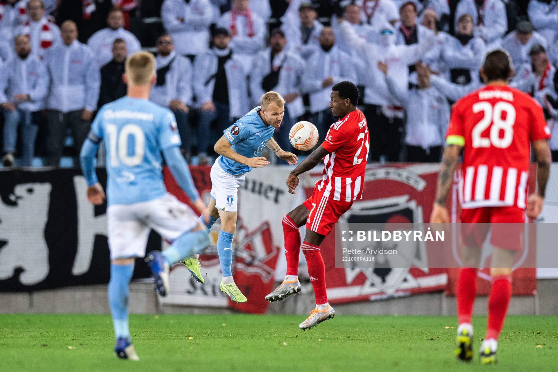 Oscar Lewicki of Malmö FF and Sheraldo Becker of Union