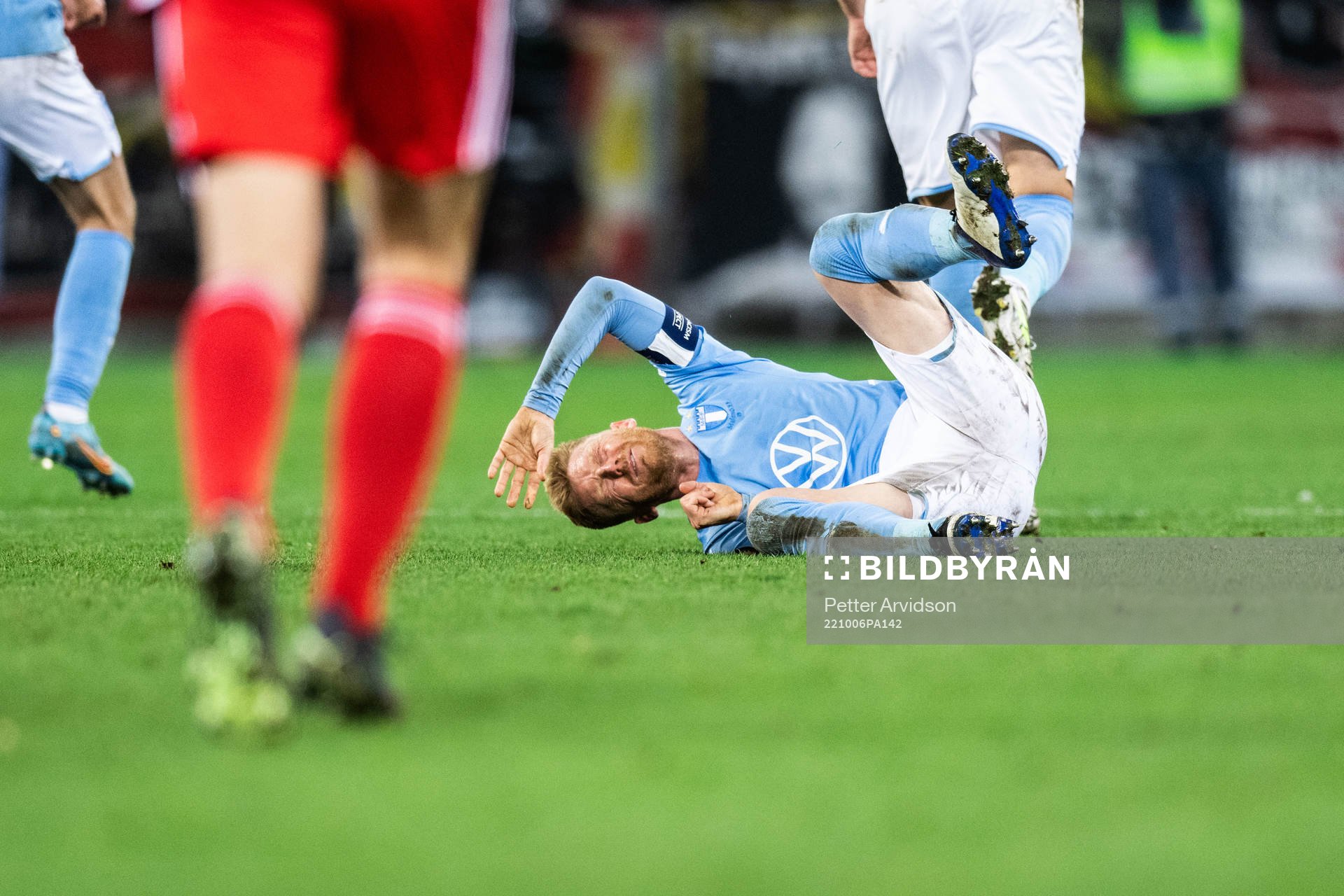 Anders Christiansen of Malmö FF in pain during the UEFA Europa League match between Malmö FF and Union Berlin on October 6, 2022 in Malmö.