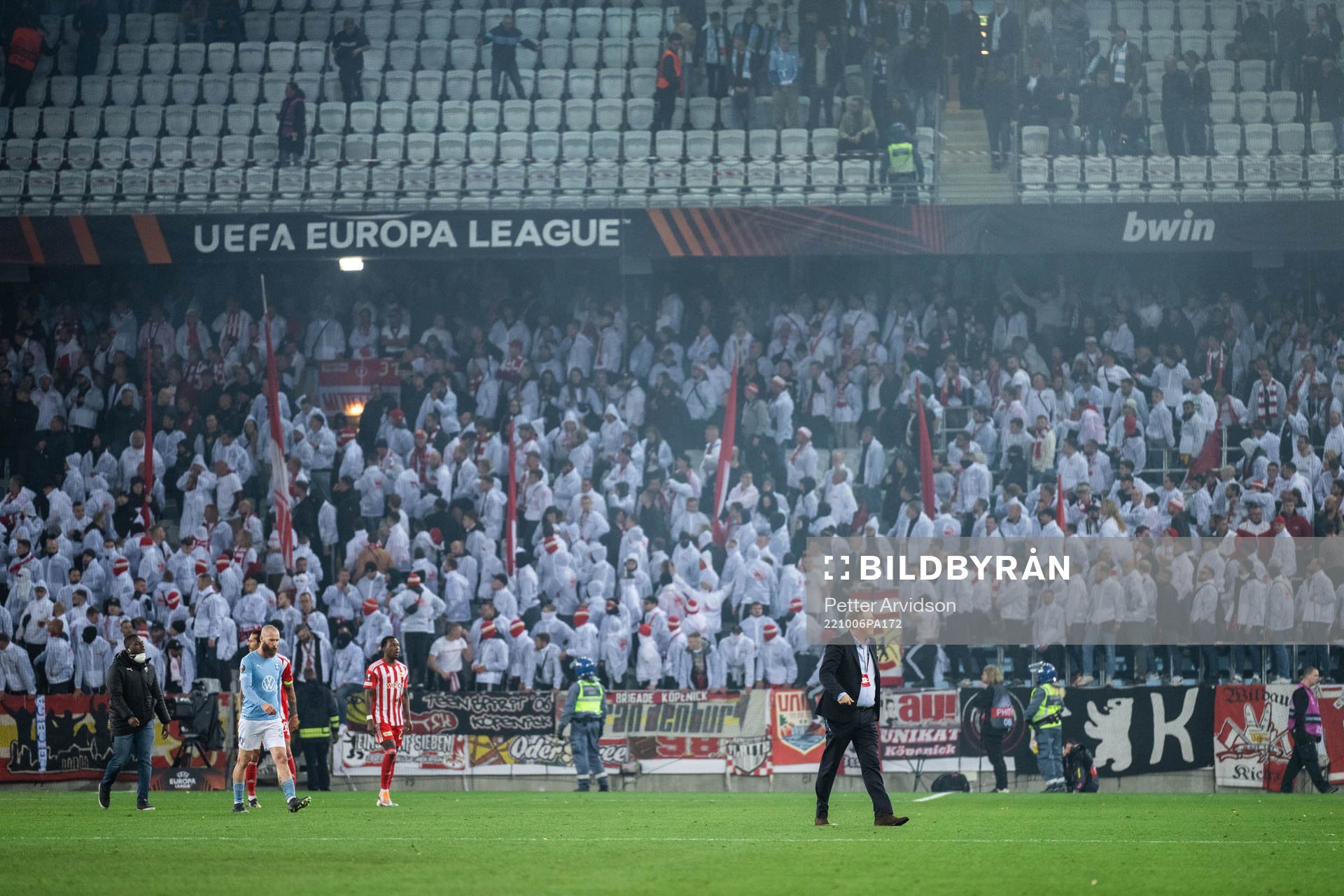 Players leaving the pitch