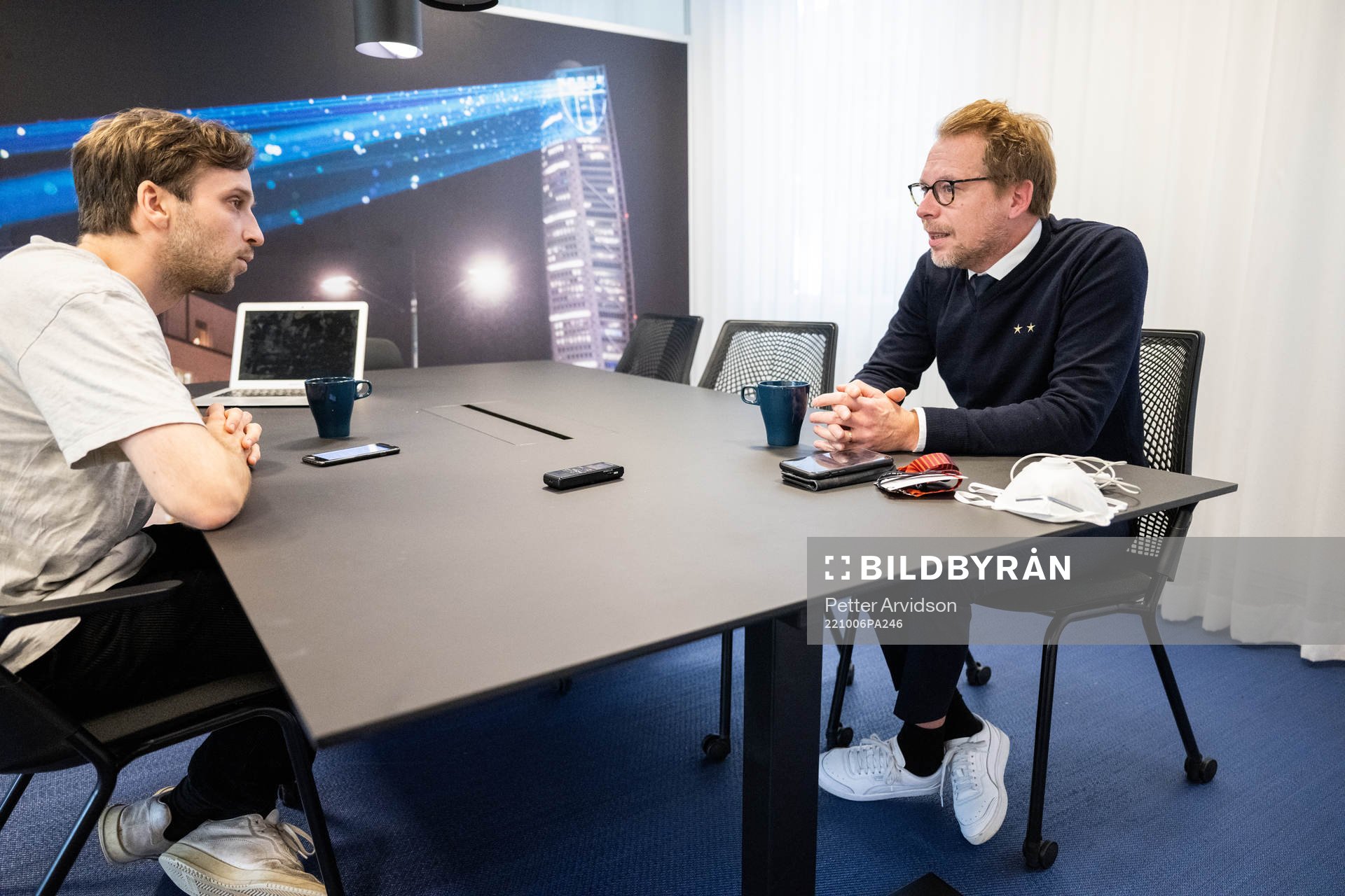 Malmö FFs pressansvarig Peter Sohlmér under en intervju med Noa Bachner, Expressen den 6 oktober 2022 i Malmö. 