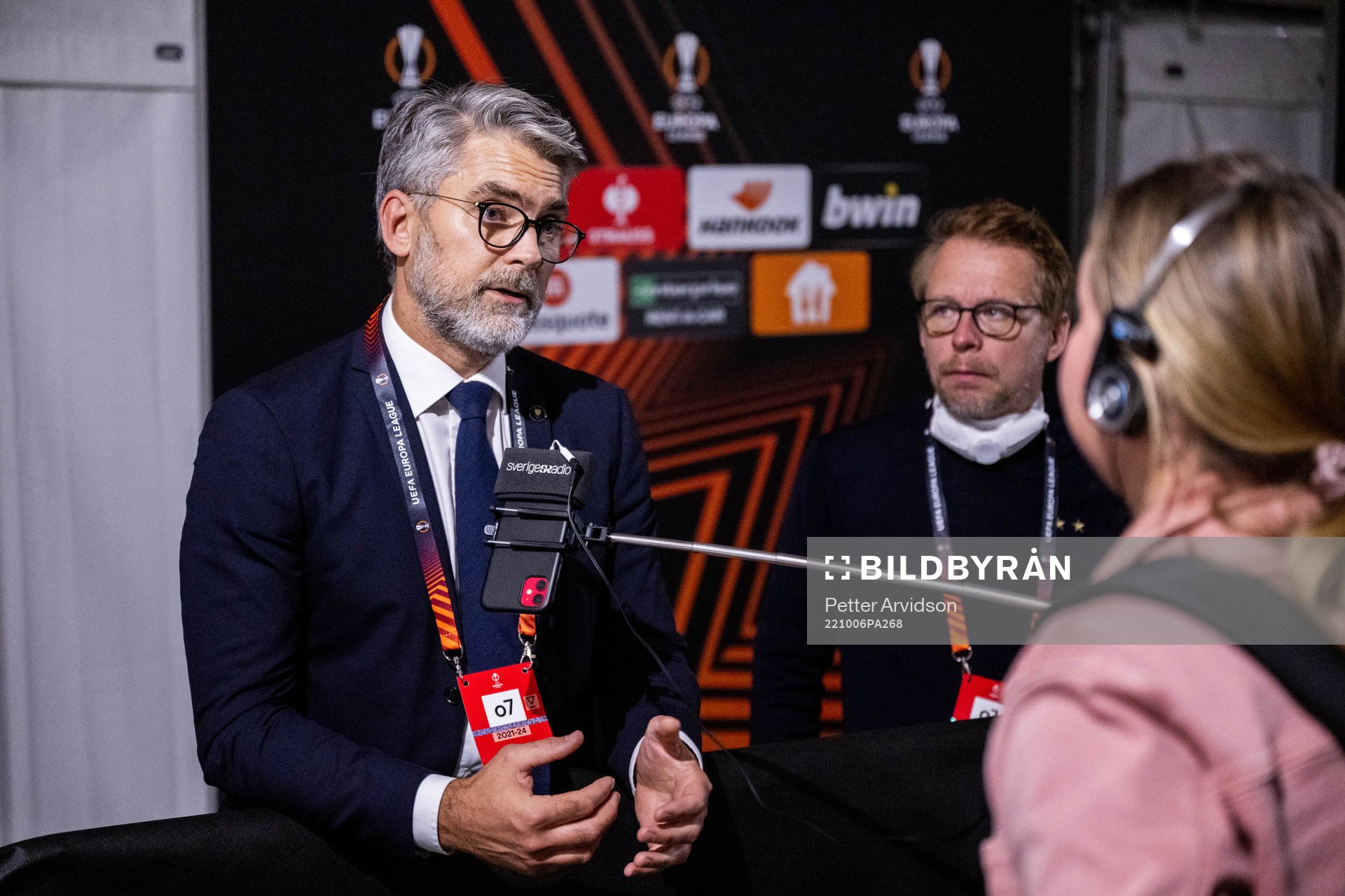 Malmö FFs VD Niclas Carlnén med pressansvarig Peter