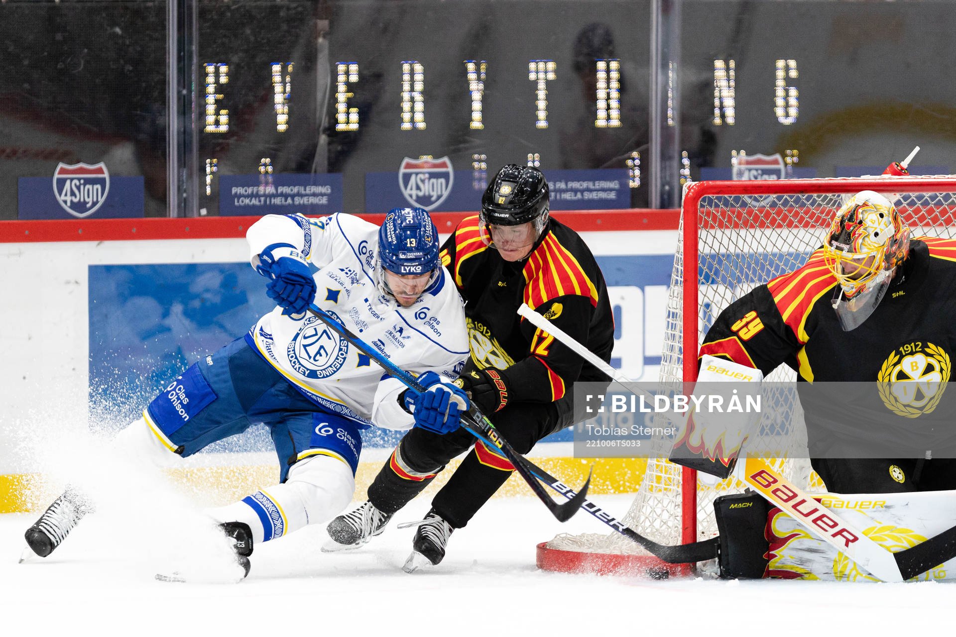 Leksands Jon Knuts oroar bakom Brynäs Tom Hedberg och