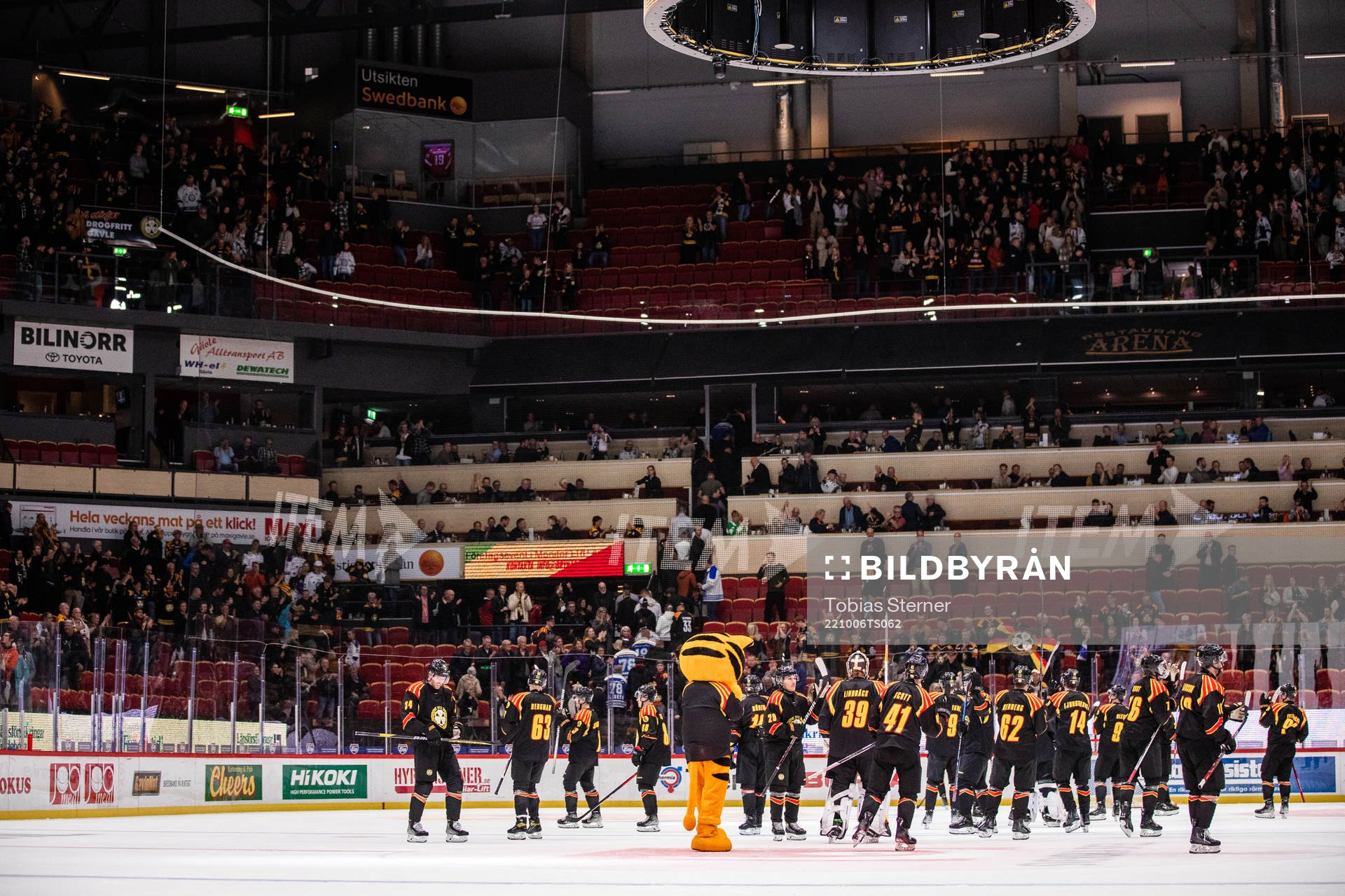 Brynäs spelare jublar