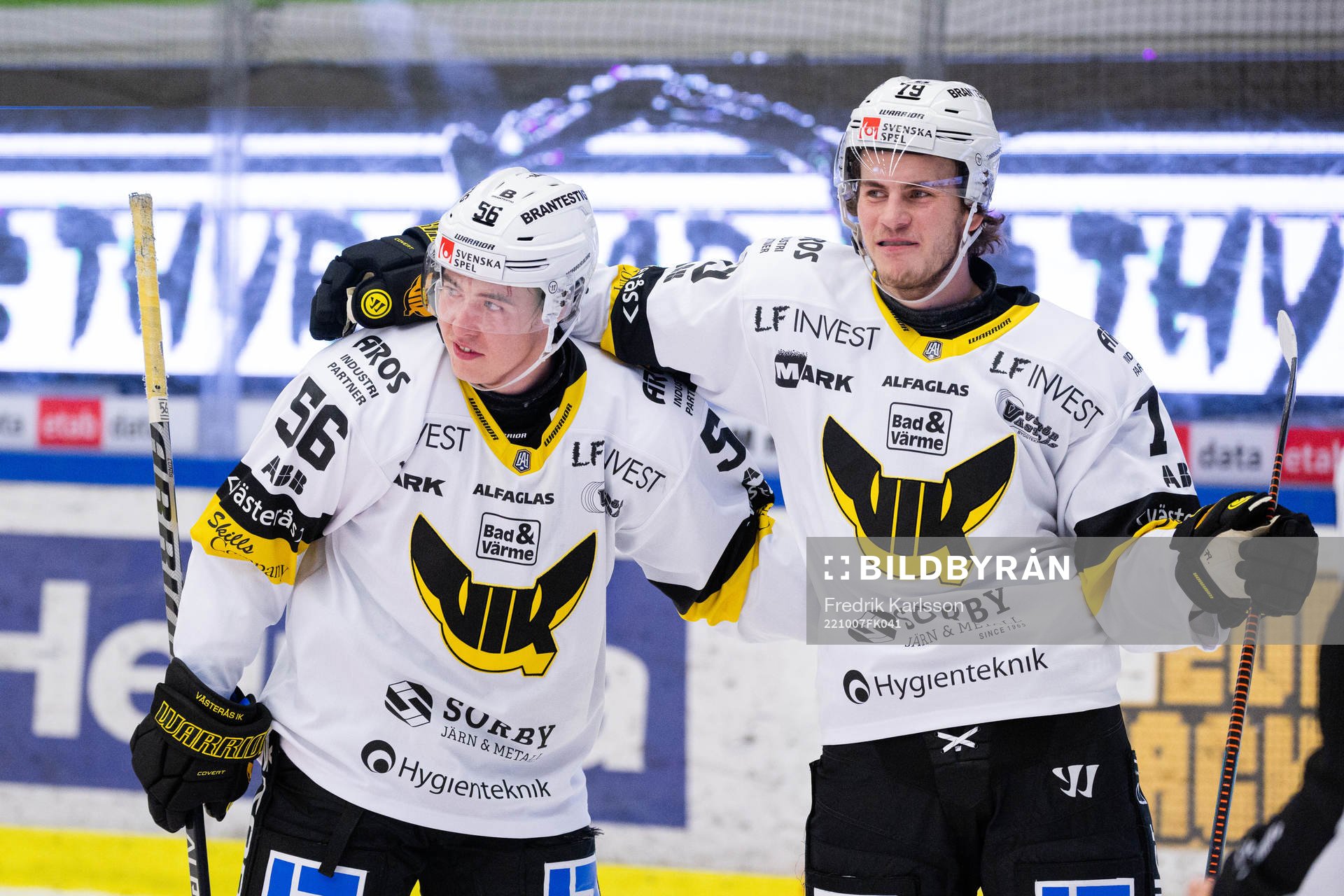 Västerås Alexander Lundsjö och Gabriel Kangas jublar