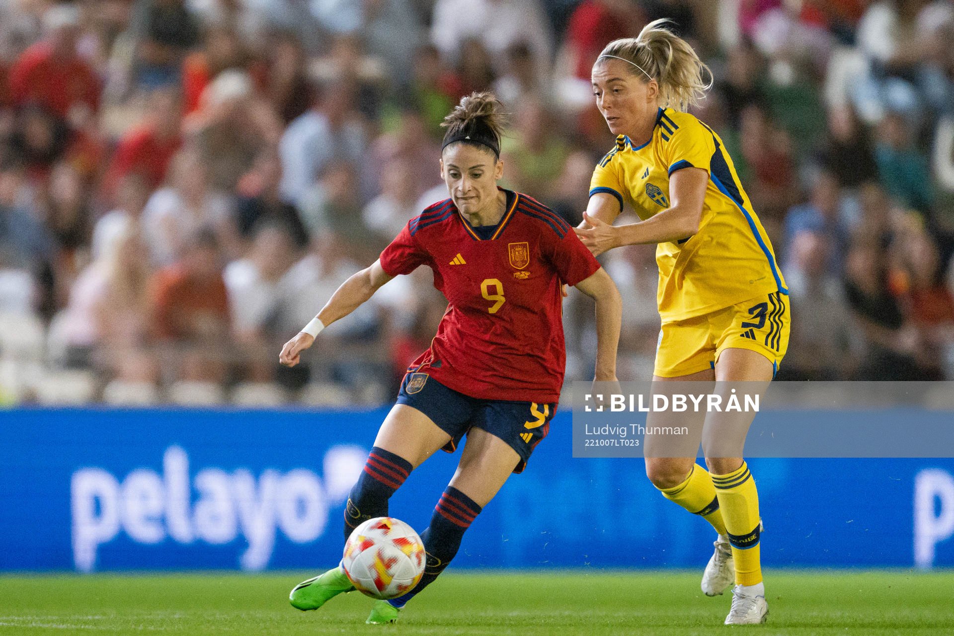 Esther Gonzalez of Spain and Linda Sembrant of Sweden