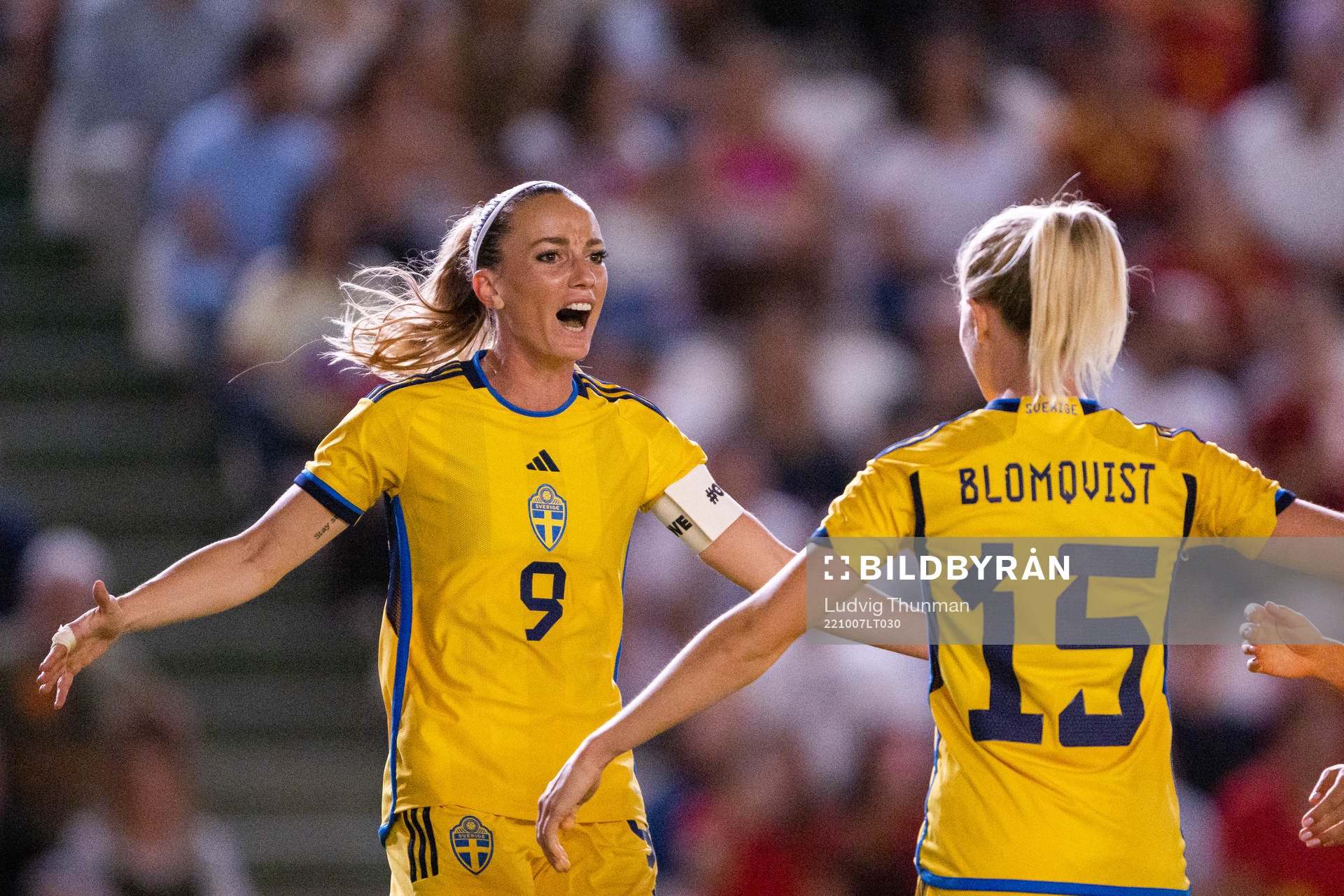 Kosovare Asllani of Sweden celebrates the 0-1 goal