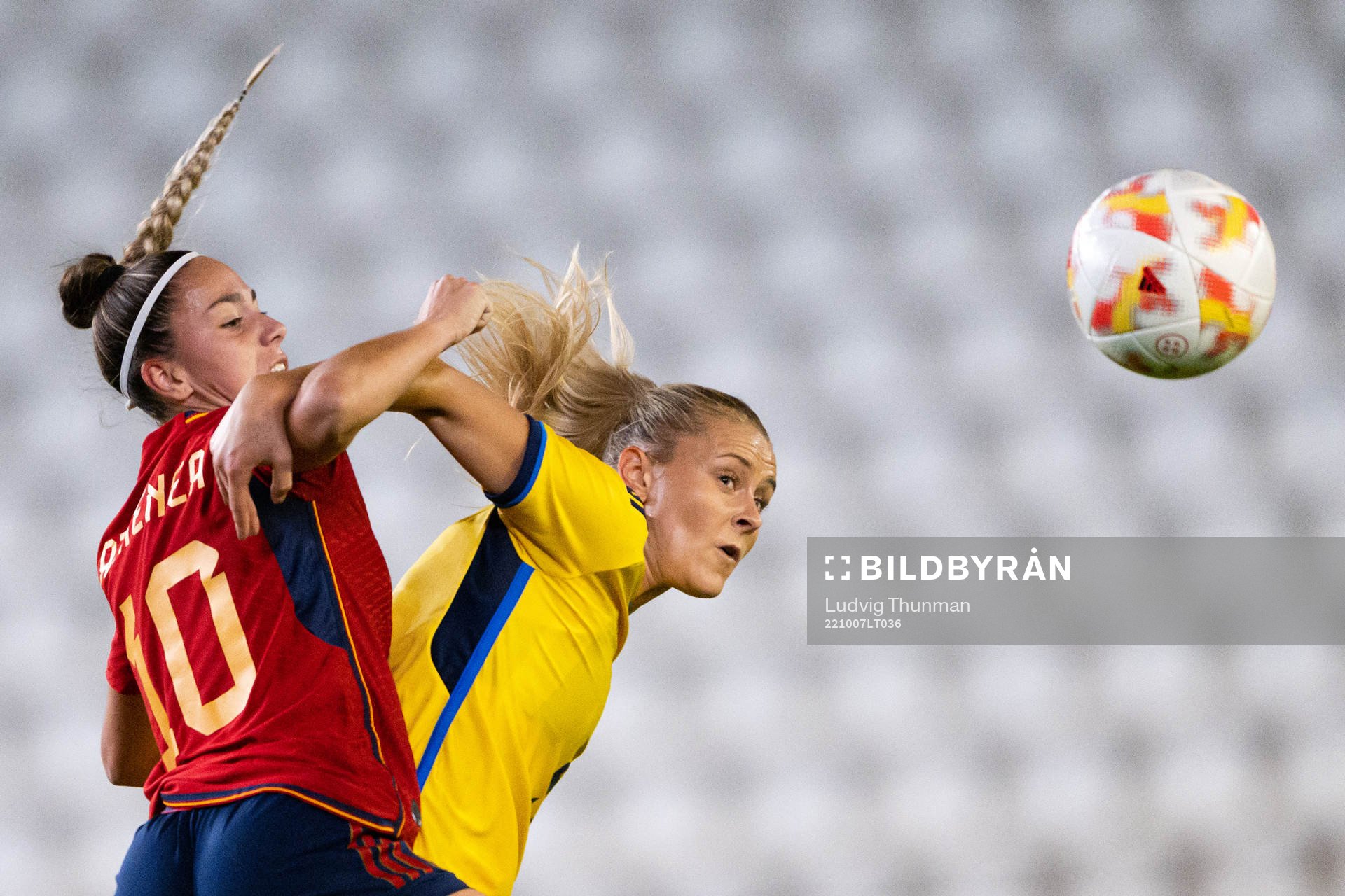 Athenea del Castillo of Spain and Amanda Nilden of Sweden