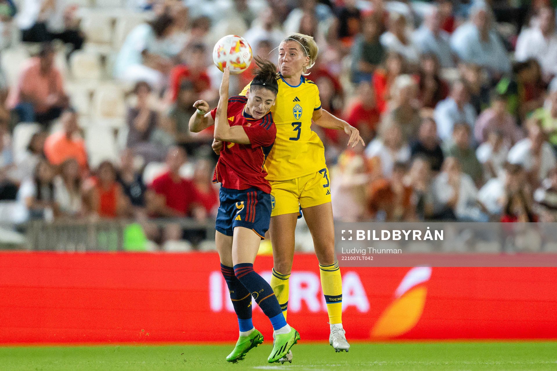 Esther Gonzalez of Spain and Linda Sembrant of Sweden