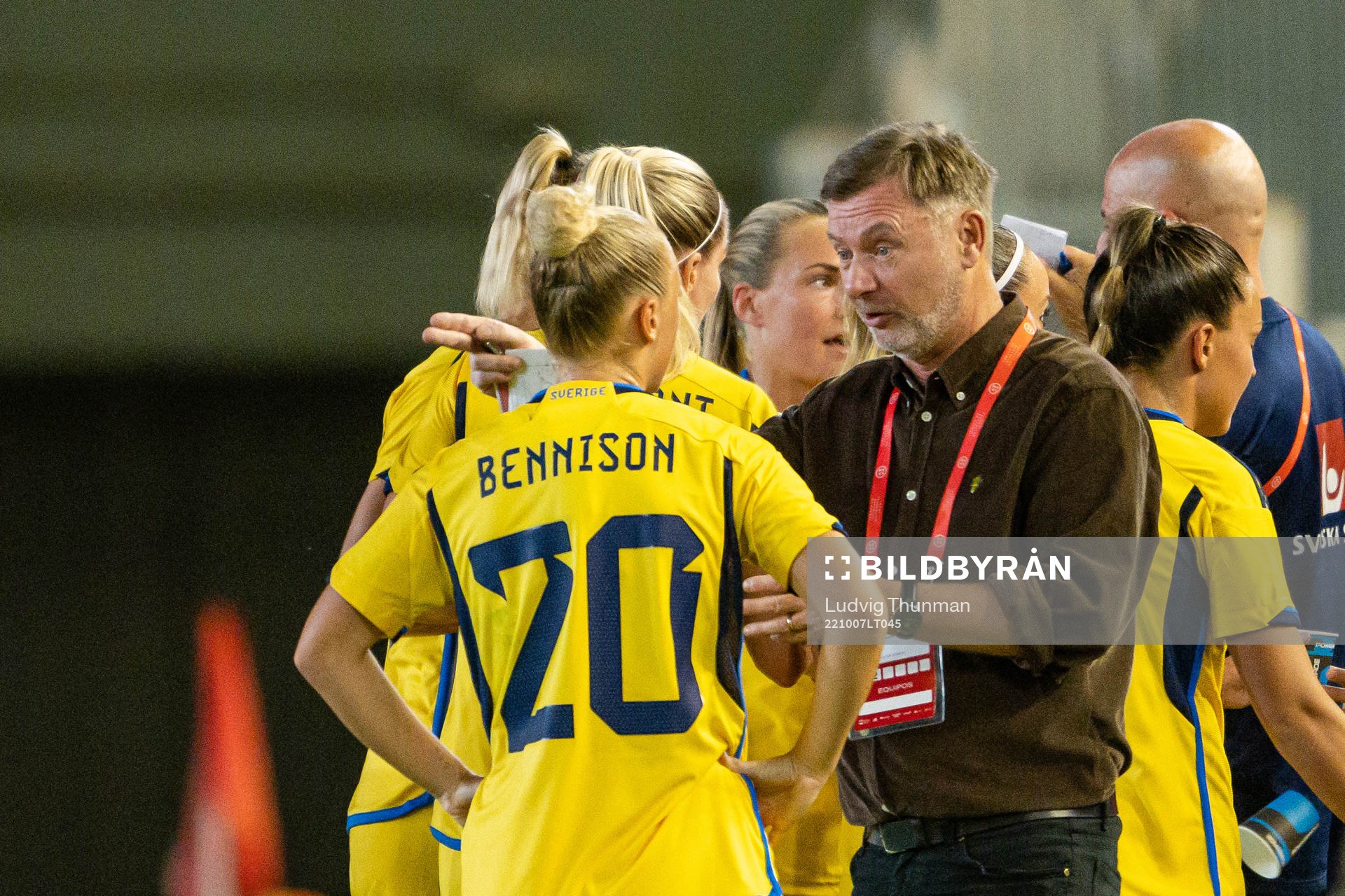 Hanna Bennison and Head coach Peter Gerhardsson of Sweden