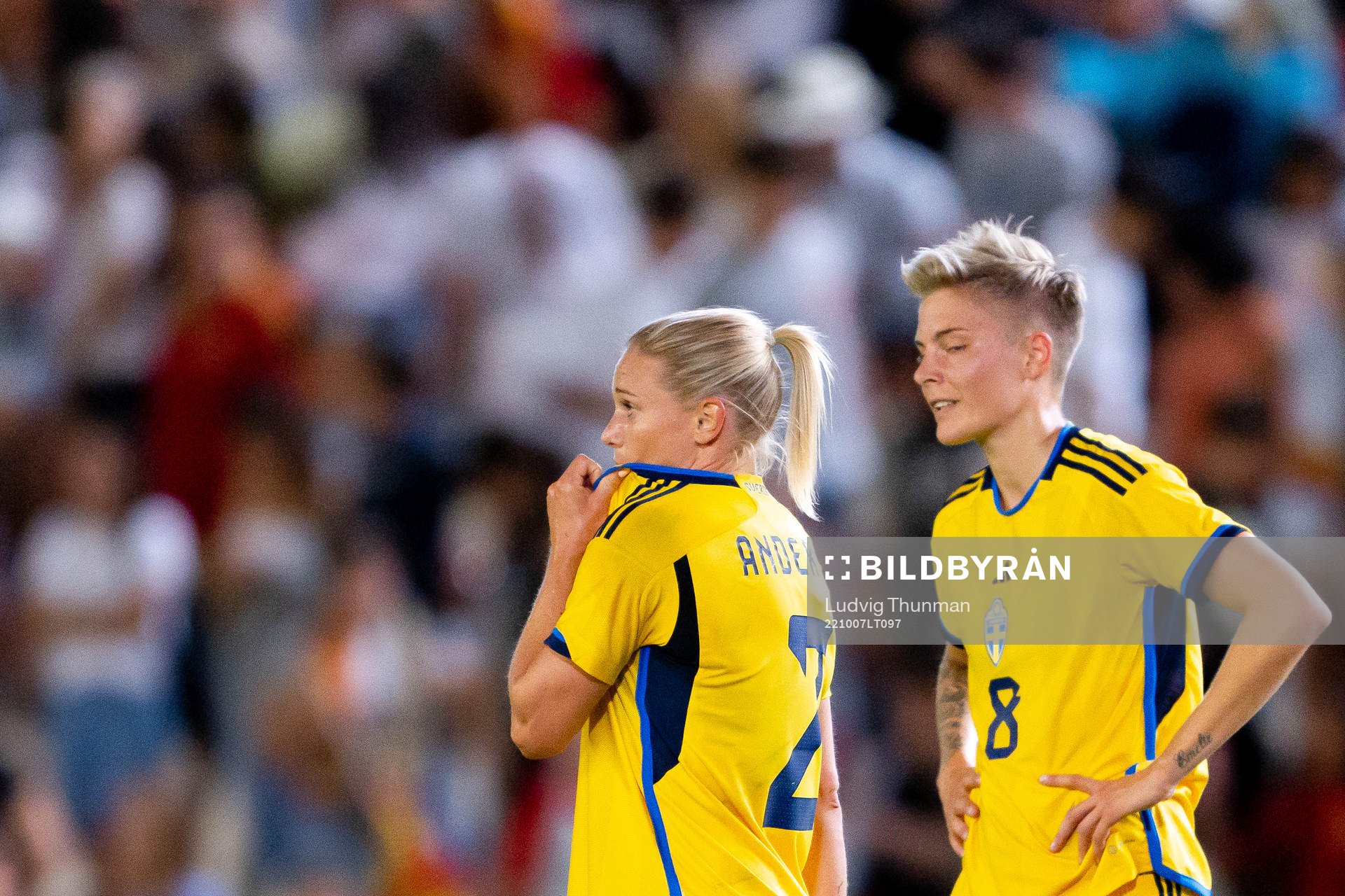 Jonna Andersson and Lina Hurtig of Sweden look dejected
