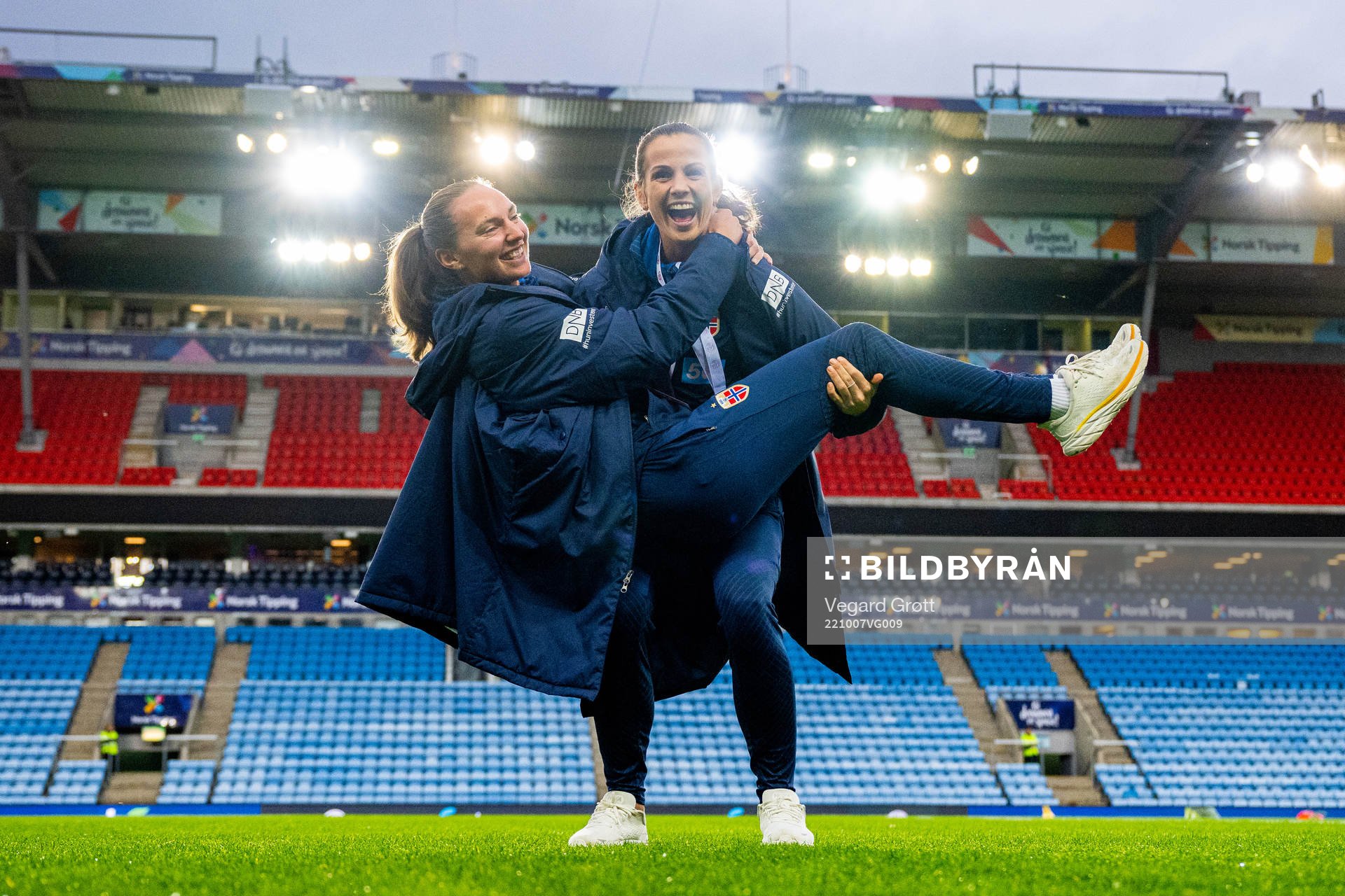 Marit Bratberg Lund and Tuva Hansen of Norway