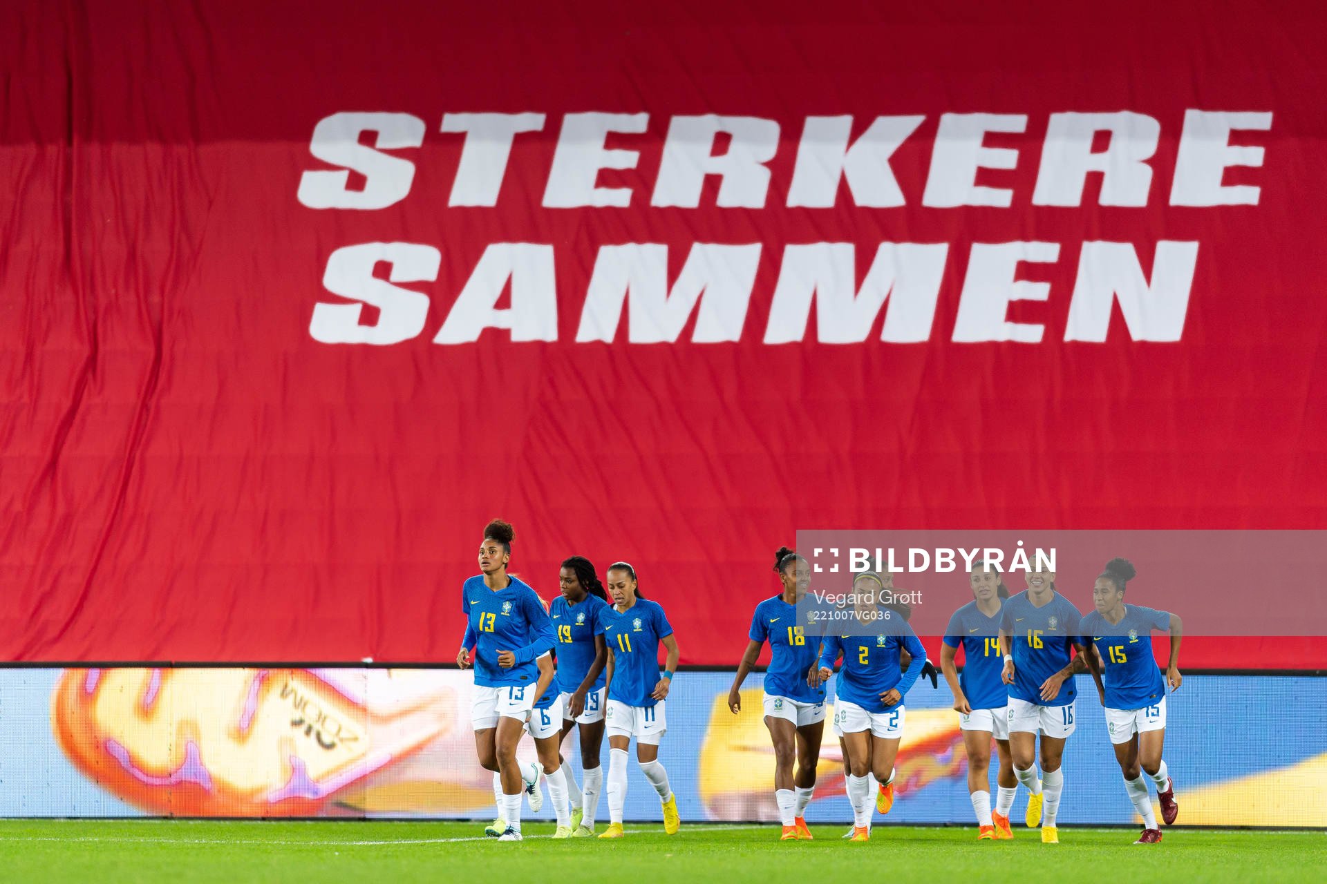 Beatriz Zaneratto of Brazil celebrates with teammates
