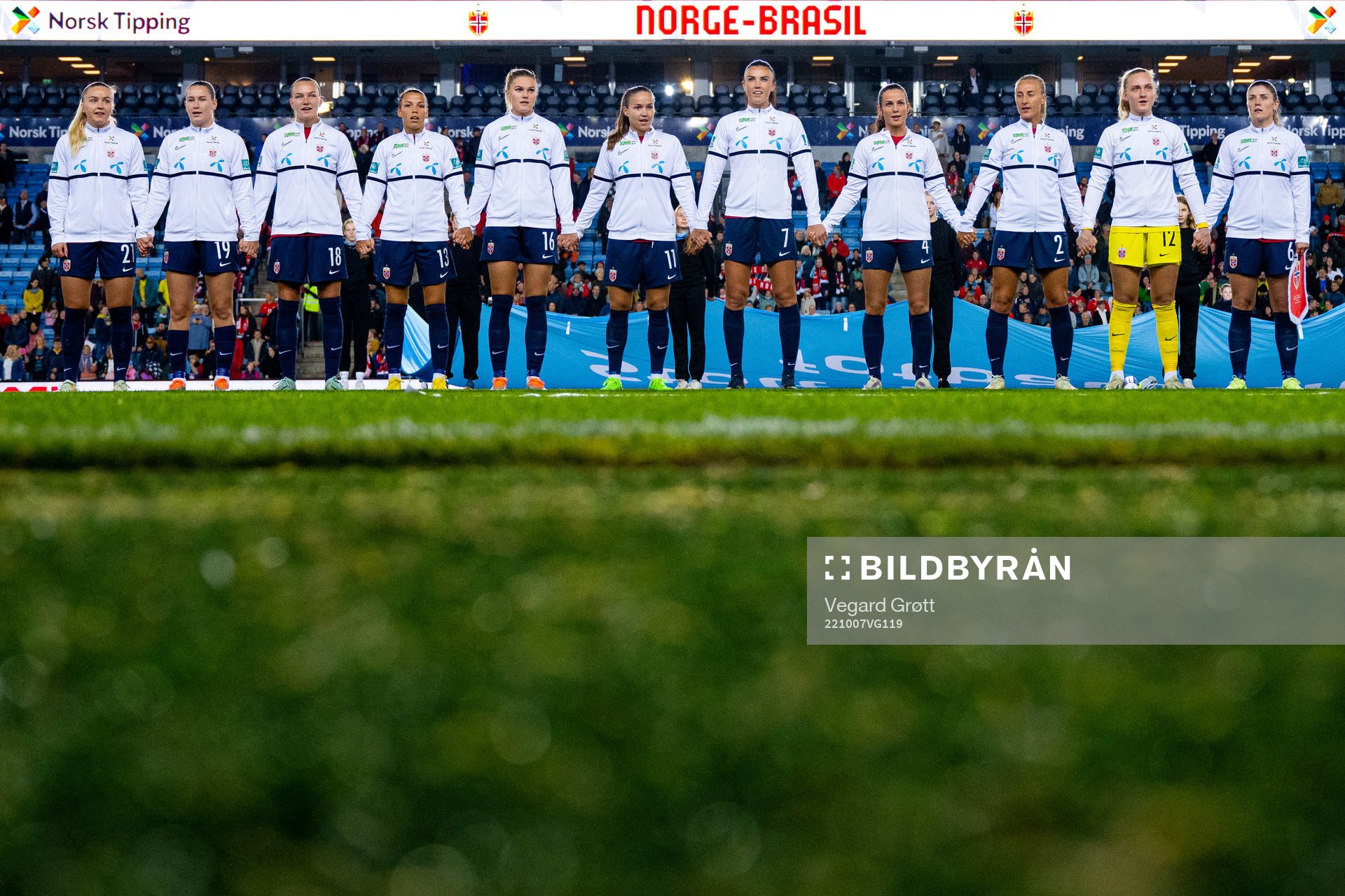 Players of Norway line up