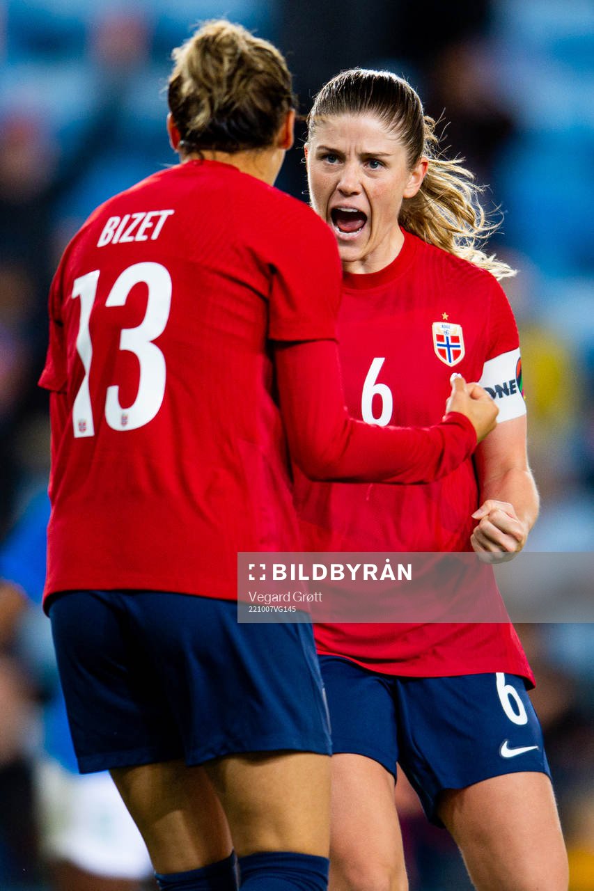 Celin Bizet Ildhusøy of Norway celebrates with teammate