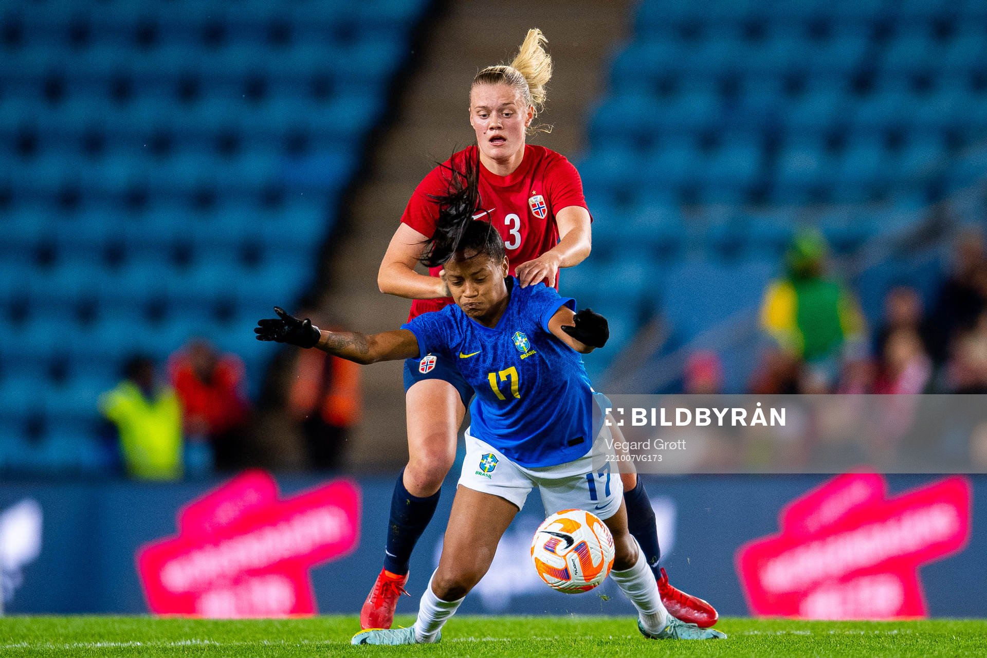 Mathilde Harviken of Norway and Ariadina Alves Borges of Brazil during the international friendly football match between Norway and Brazil on October 7, 2022 in Oslo. 