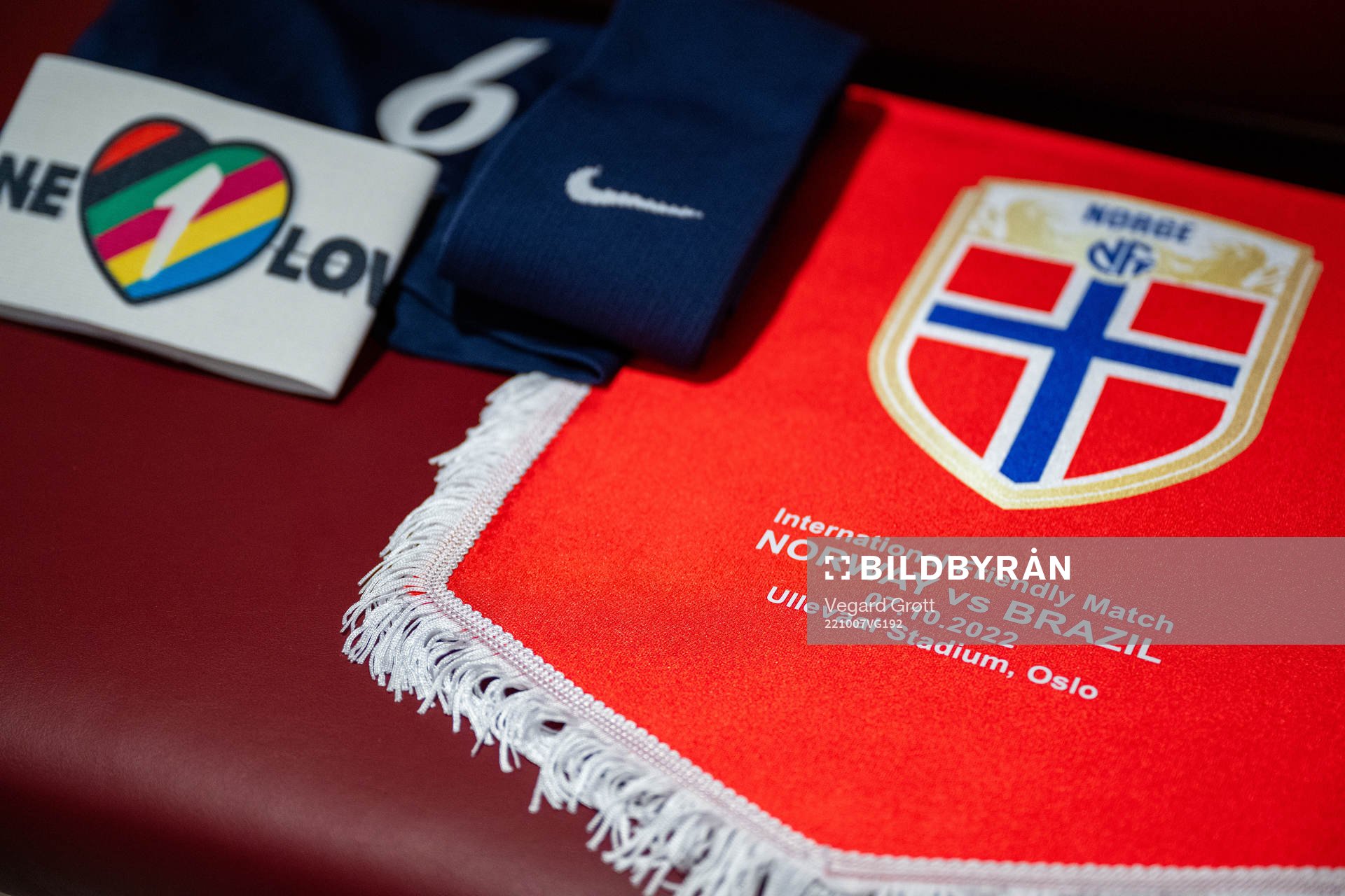 The One Love captains’ armband and the pennant of Norway