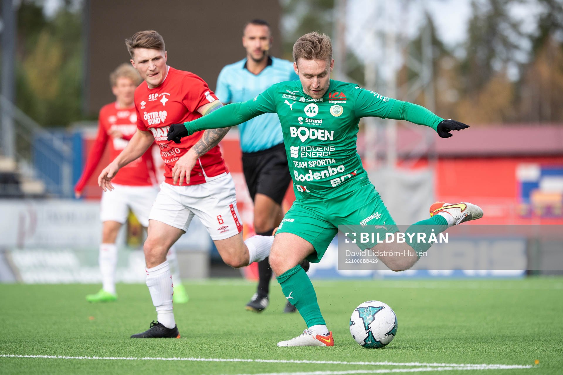 Bodens Kevin Roberts under fotbollsmatchen i Division 2 - Norrland mellan IFK Östersund och Bodens BK den 8 oktober 2022 i Östersund.