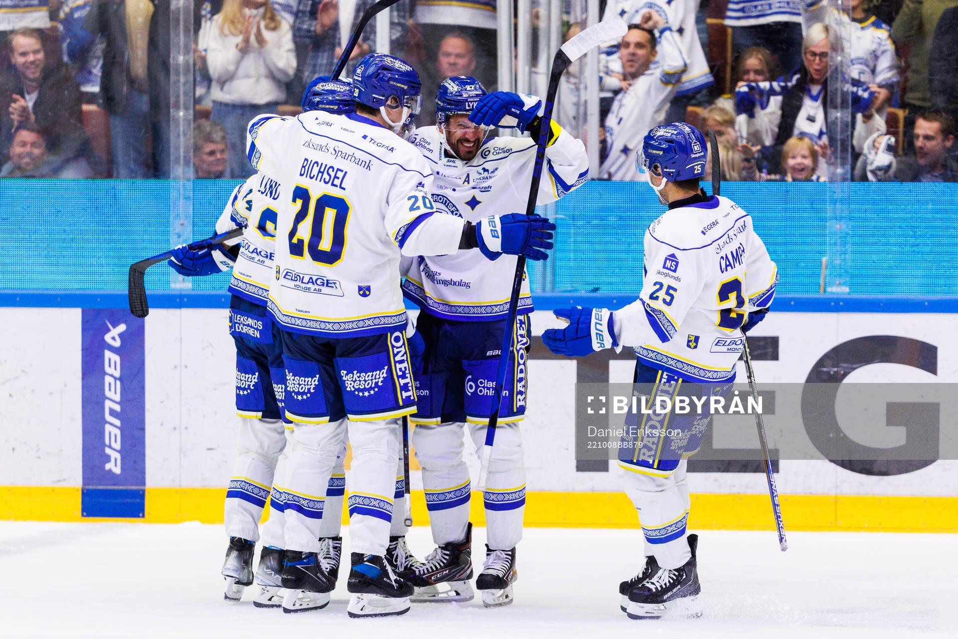 Leksands Carter Ashton jublar med lagkamrater
