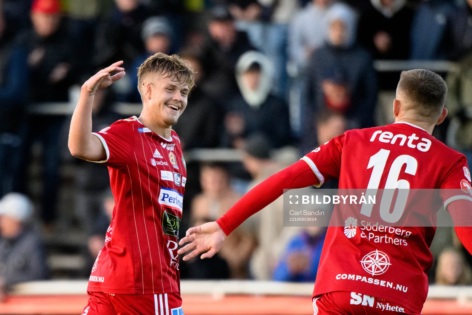Skövdes Kevin Holmen jublar