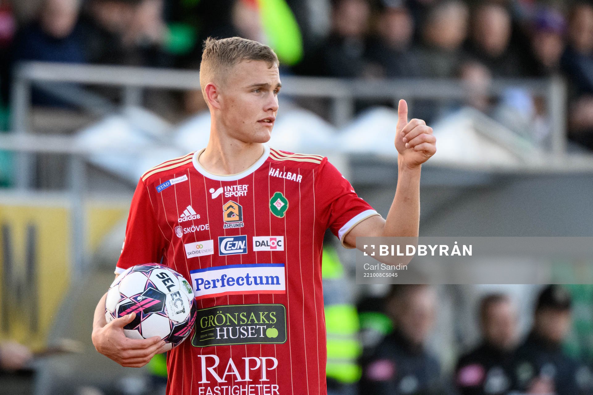 Skövdes Gustav Friberg gör tummen upp
