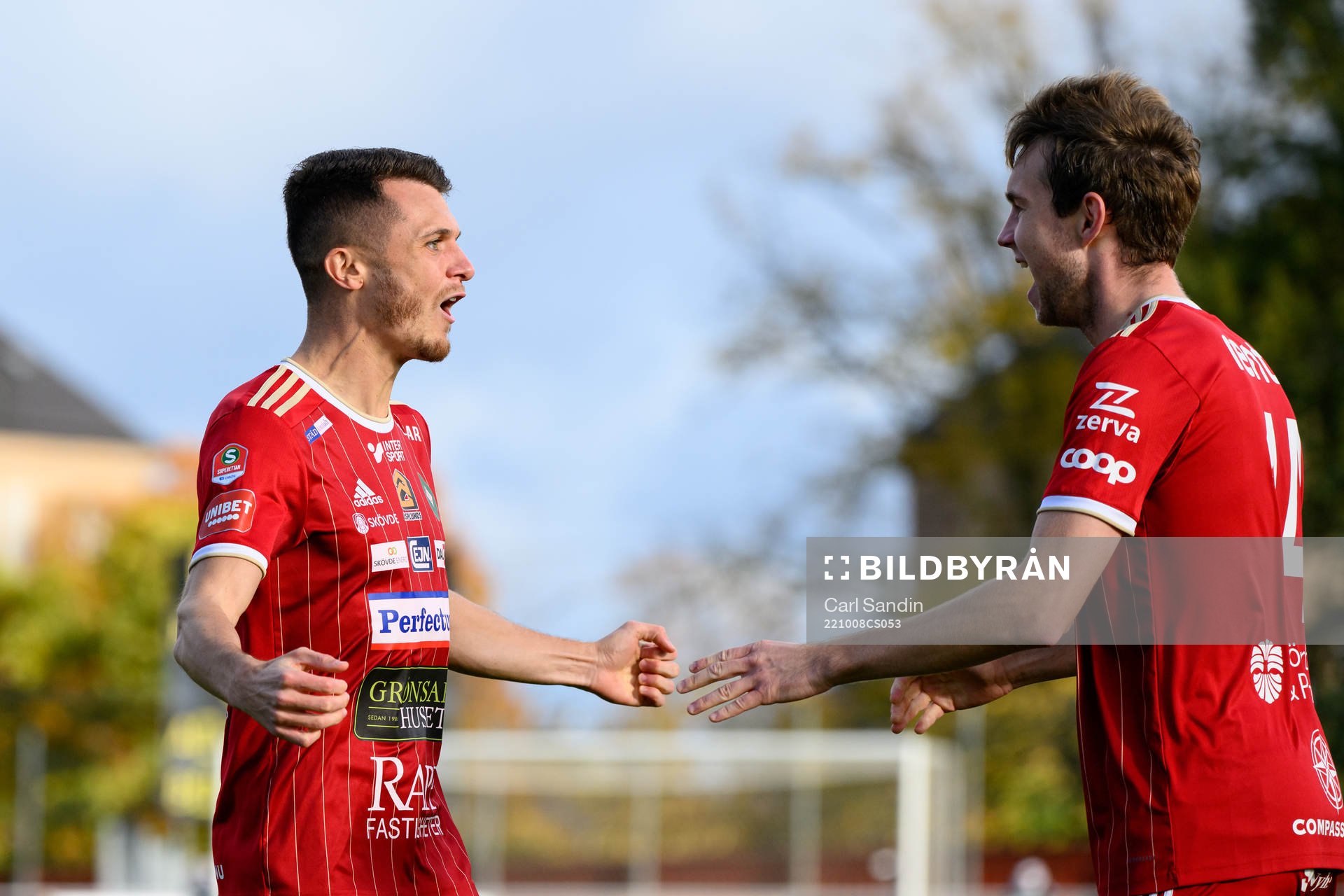 Skövdes Yoann Fellrath jublar efter 1-0 under fotbollsmatchen i Superettan mellan Skövde AIK och Trelleborg den 8 oktober 2022 i Skövde. 