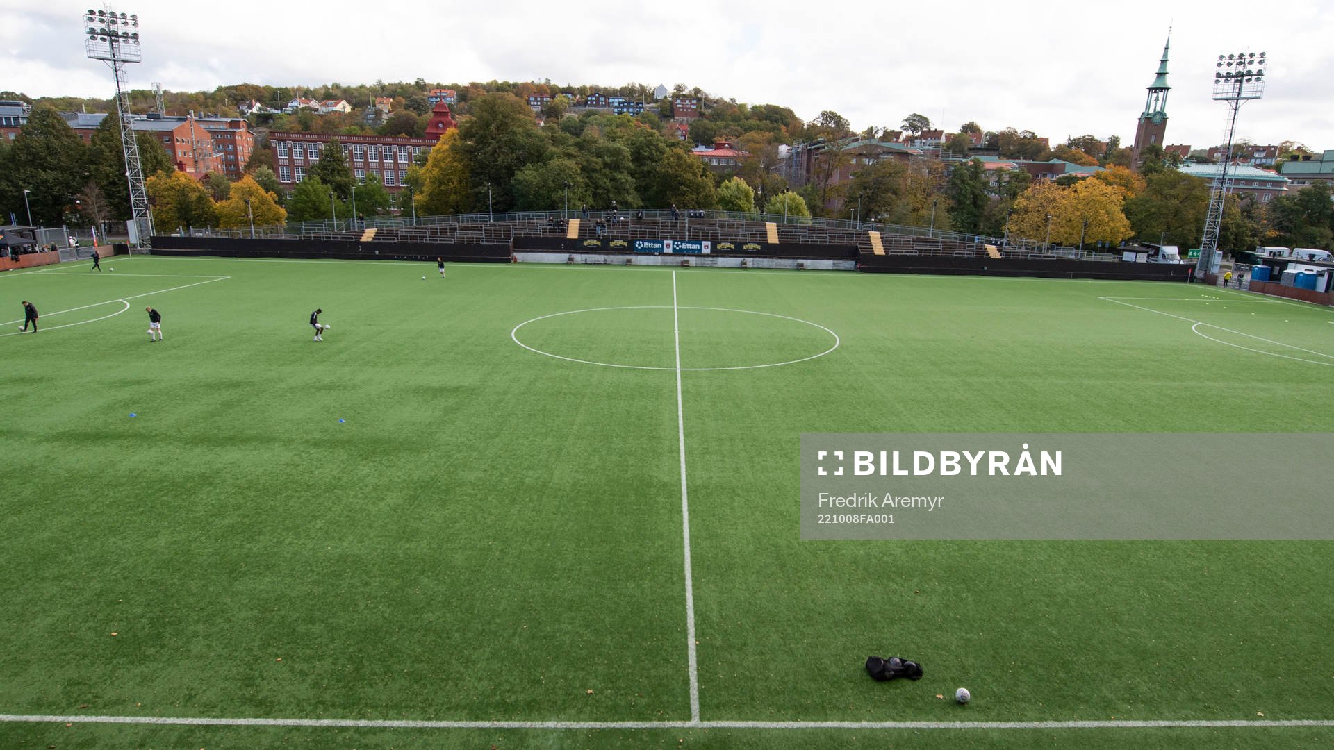 Valhalla IP innan fotbollsmatchen i Ettan södra mellan