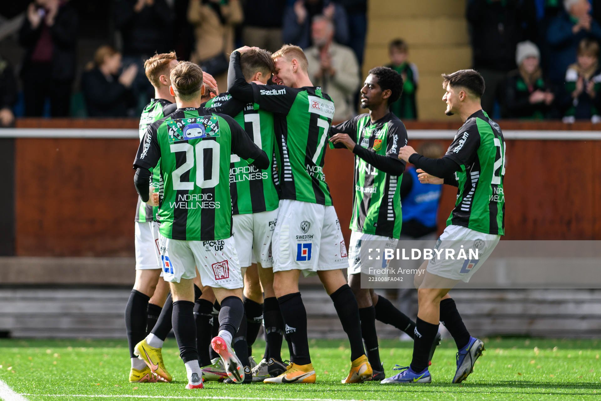 GAIS Niklas Andersen jublar med lagkamrater